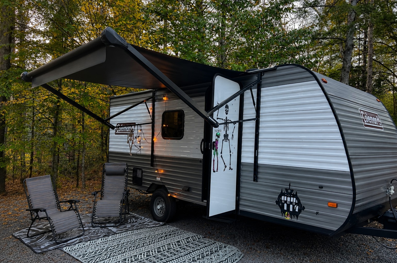 2024 Coleman Lantern 17B | Sleeps 5 | Easy Tow | Pet Friendly