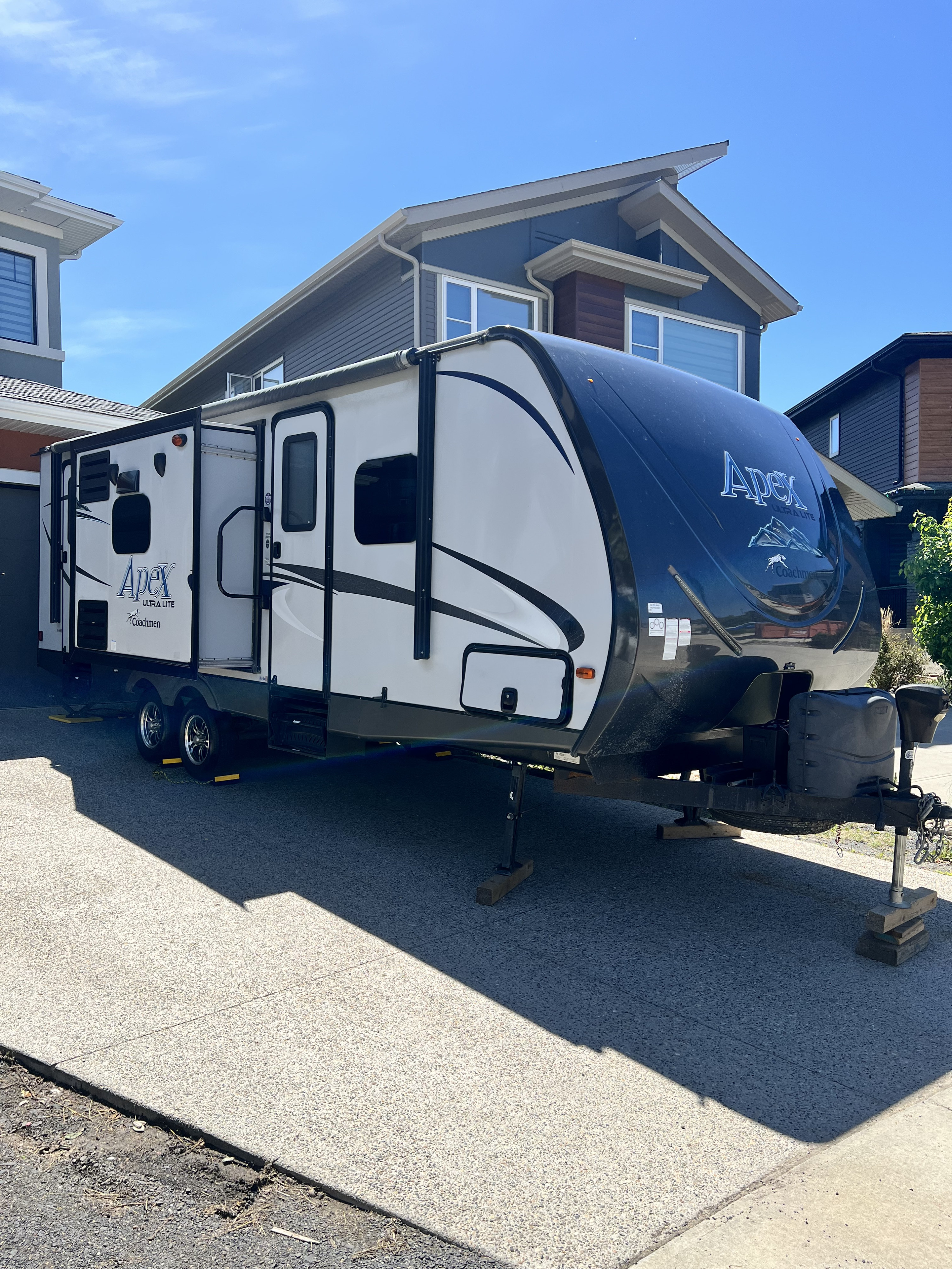 Adventure Awaits | Sleeps 8 | SUV & Half-Ton Towable