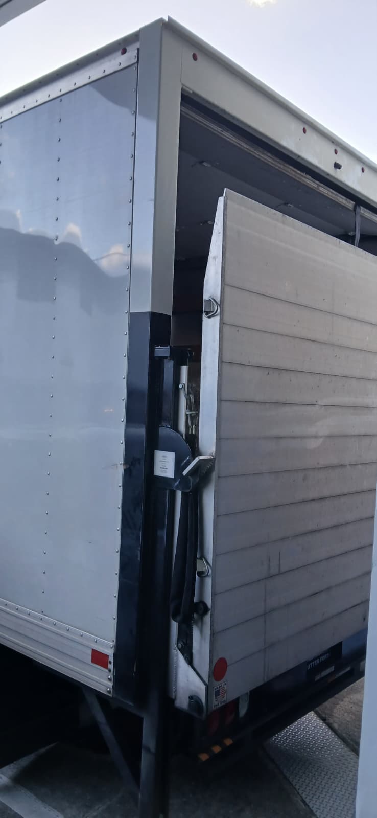 2022 Ford 450 16ft Box Truck