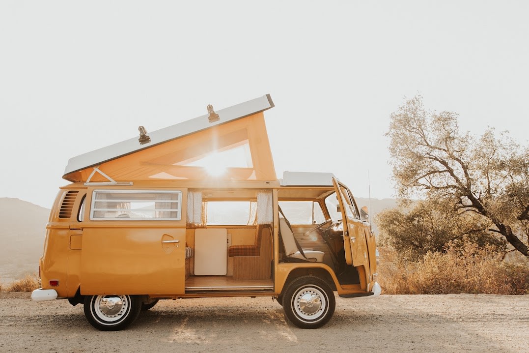 1972 Westfalia VW Bus | Vintage Camper | Glamping, Weddings & Photos