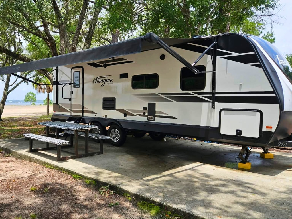 Luxury Couple's Camper: The Blanche Devereaux