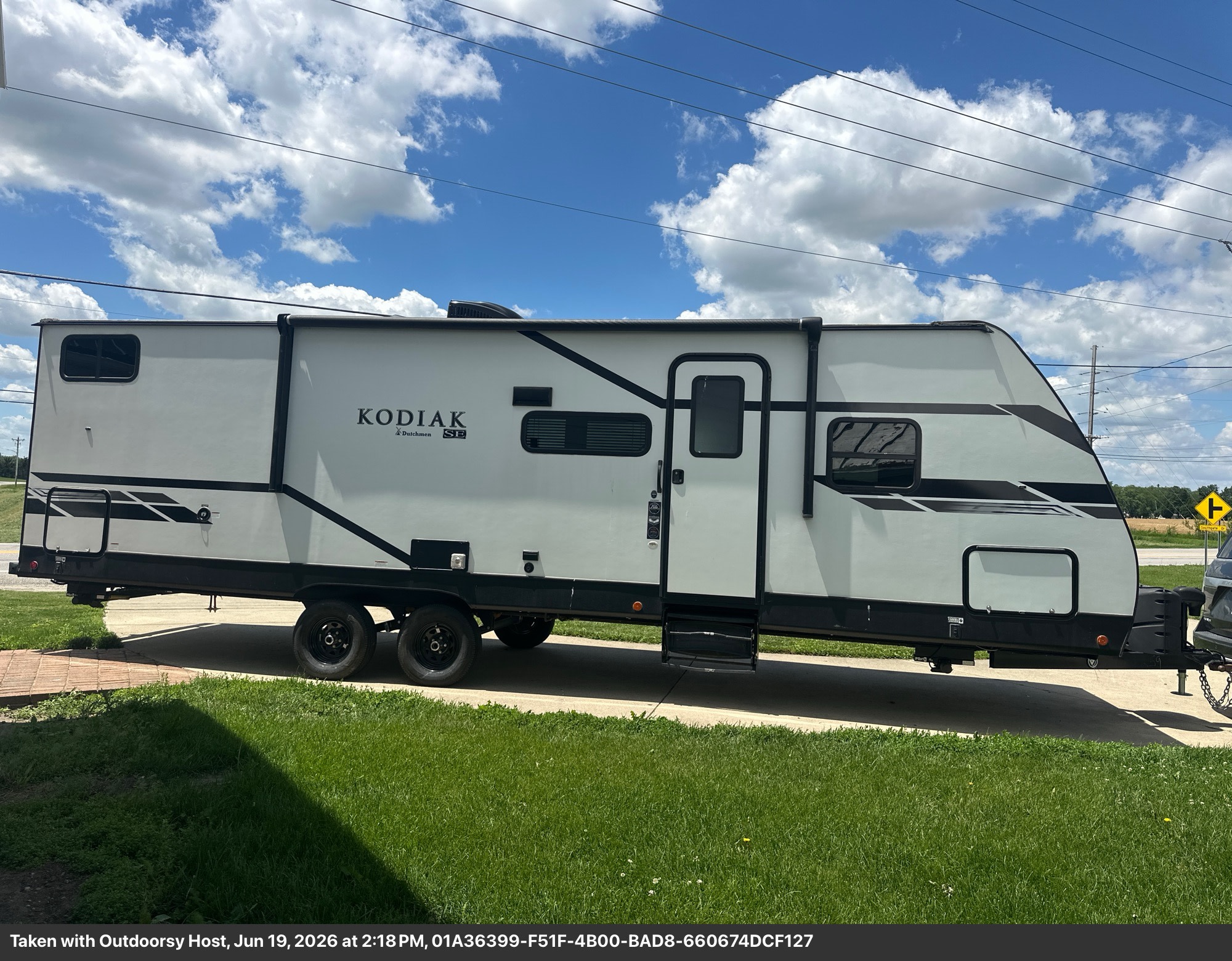 A 2021 Kodiak - Sleeps 8-10 - Travel Trailer - Minster Ohio 45865