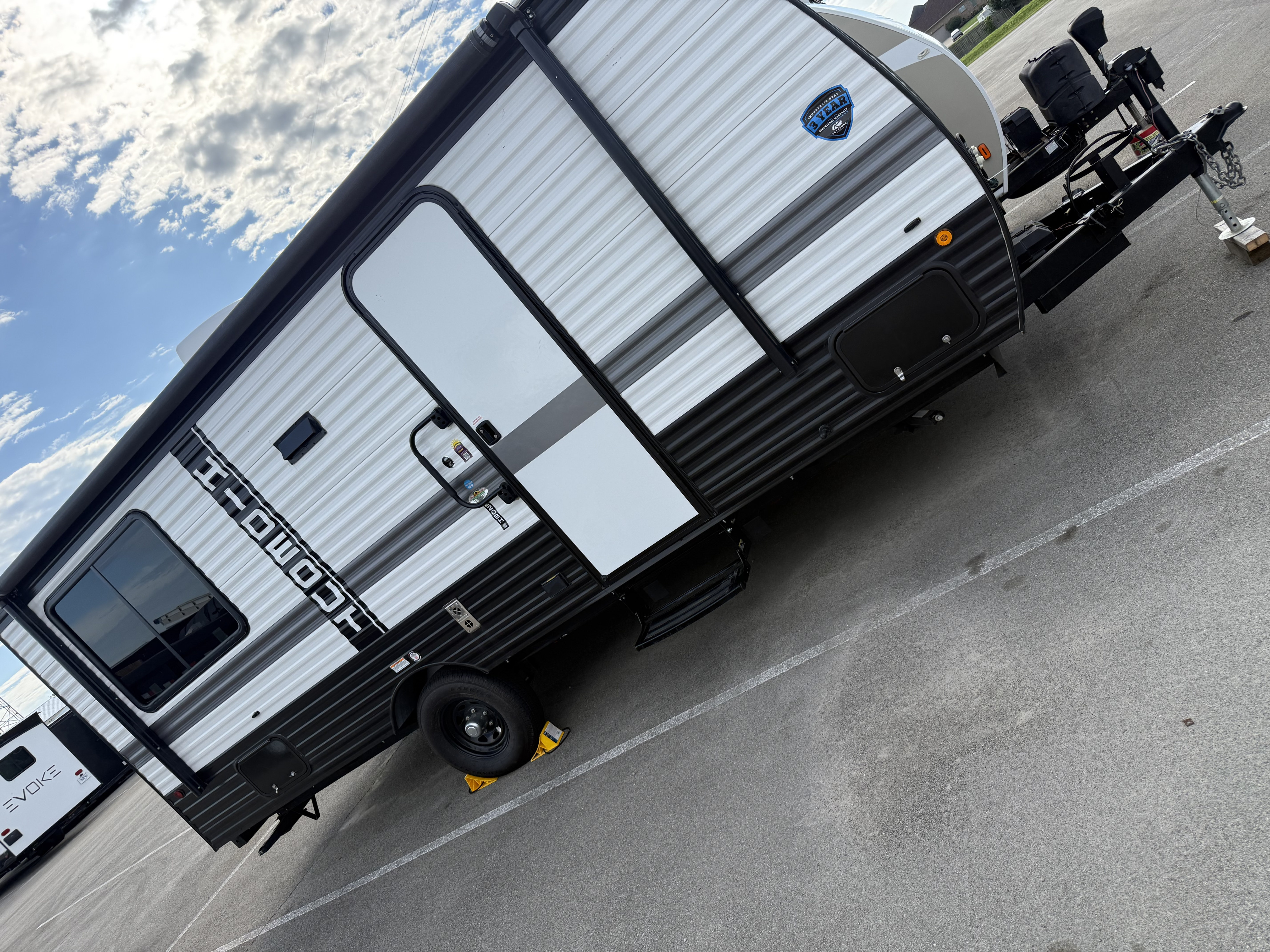 SUV & Half-Ton Friendly 2025 Keystone