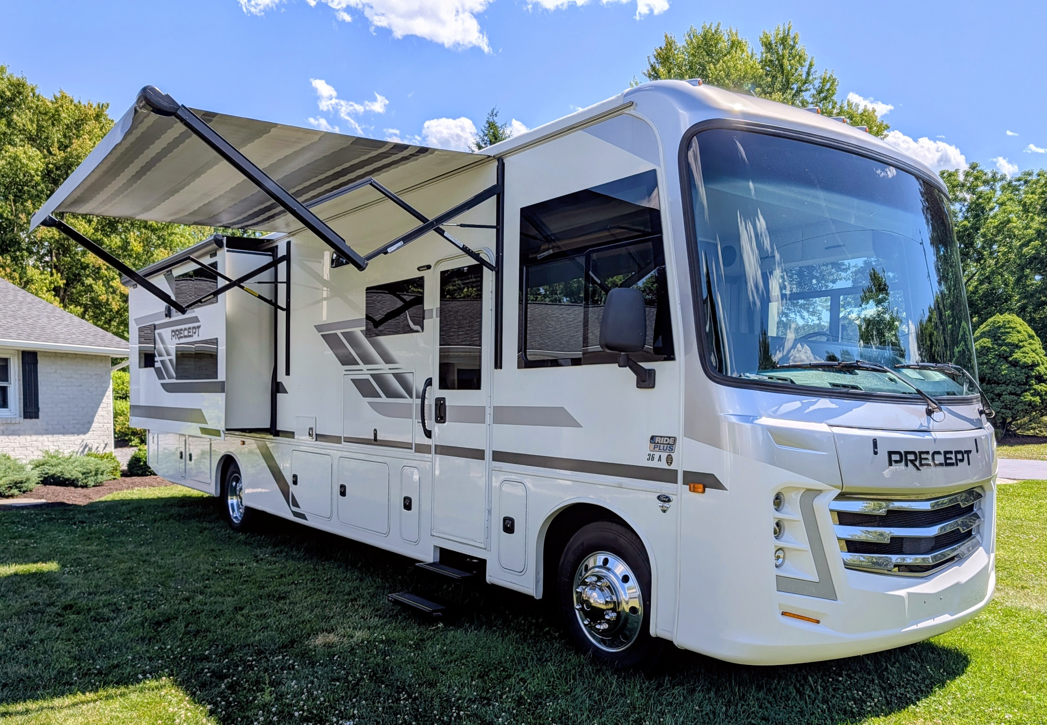 Family Friendly Class A - 2025 Jayco Precept 36A