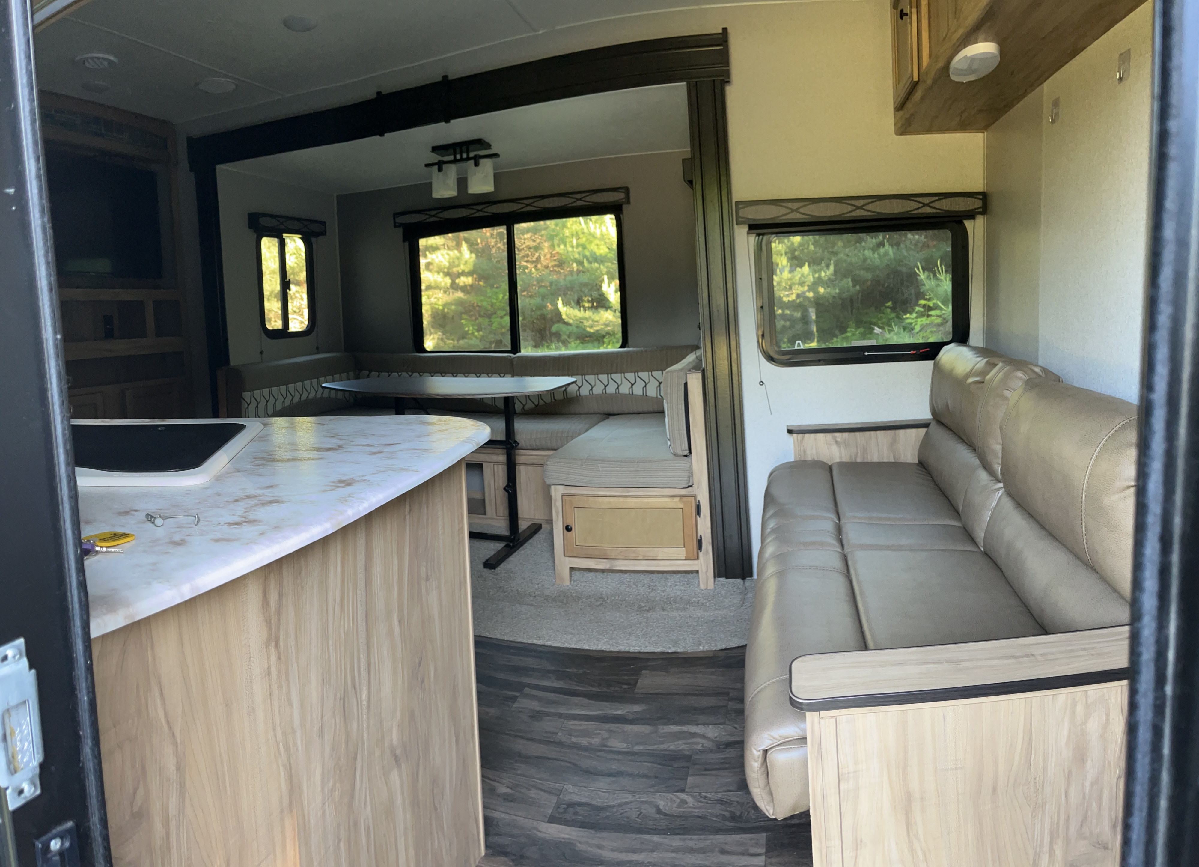 Family-Friendly Bunkhouse Camper Sleeps 10 | Outdoor Kitchen