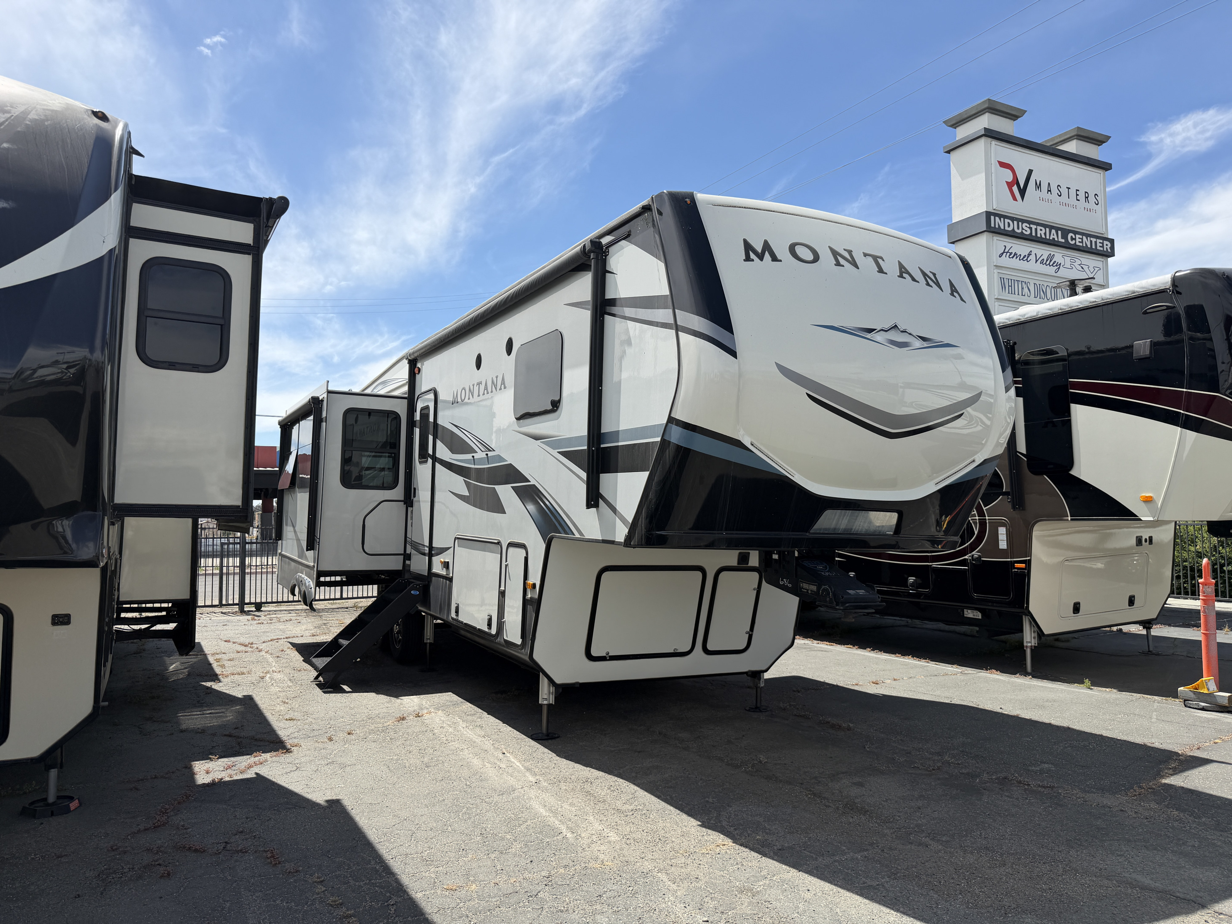 2021 Keystone RV Montana rental RV