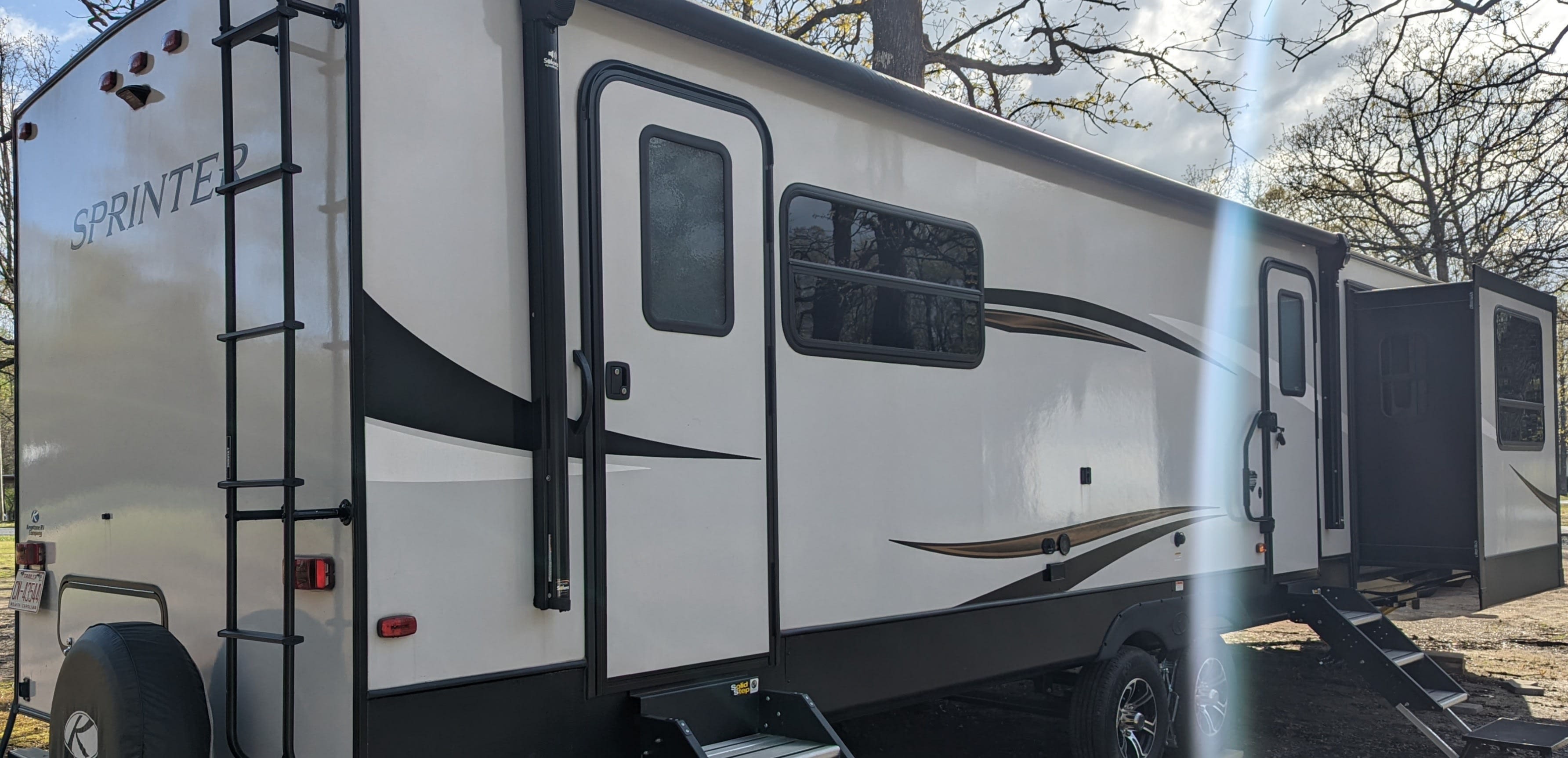 Spacious Luxury Glamper!