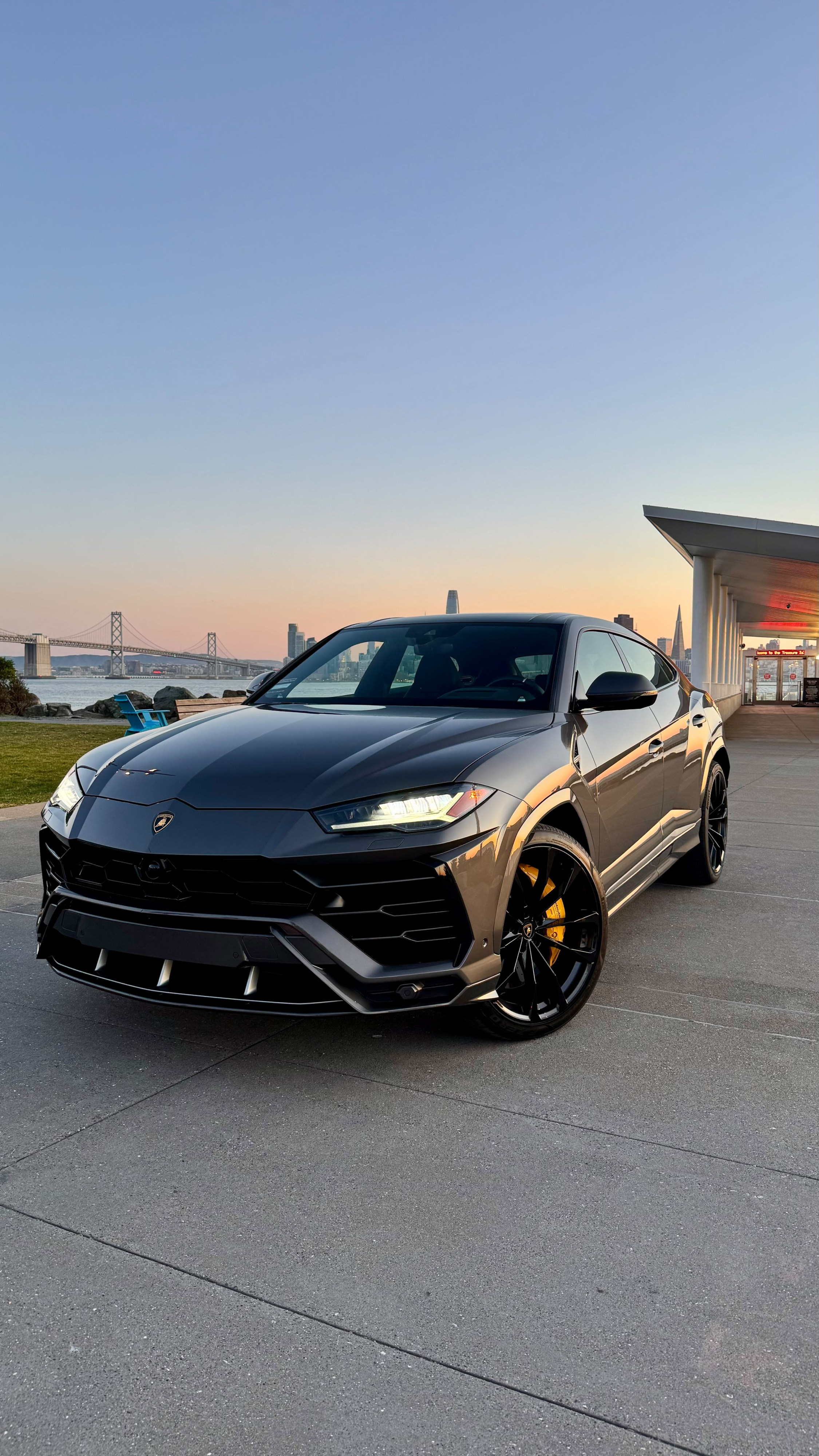 2022 LAMBORGHINI URUS