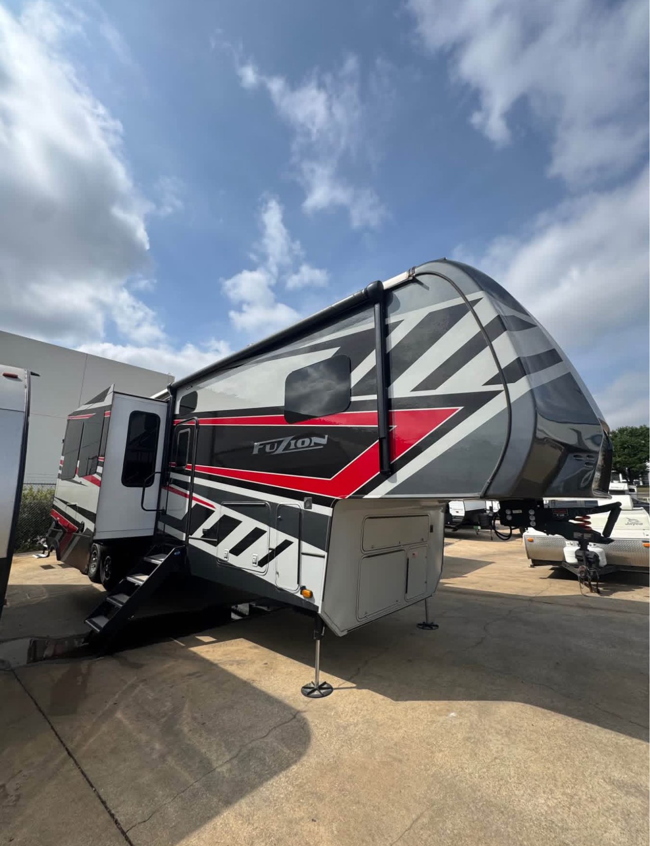 Adventure-Ready 2021 Keystone Fuzion 419 | Luxury Toy Hauler