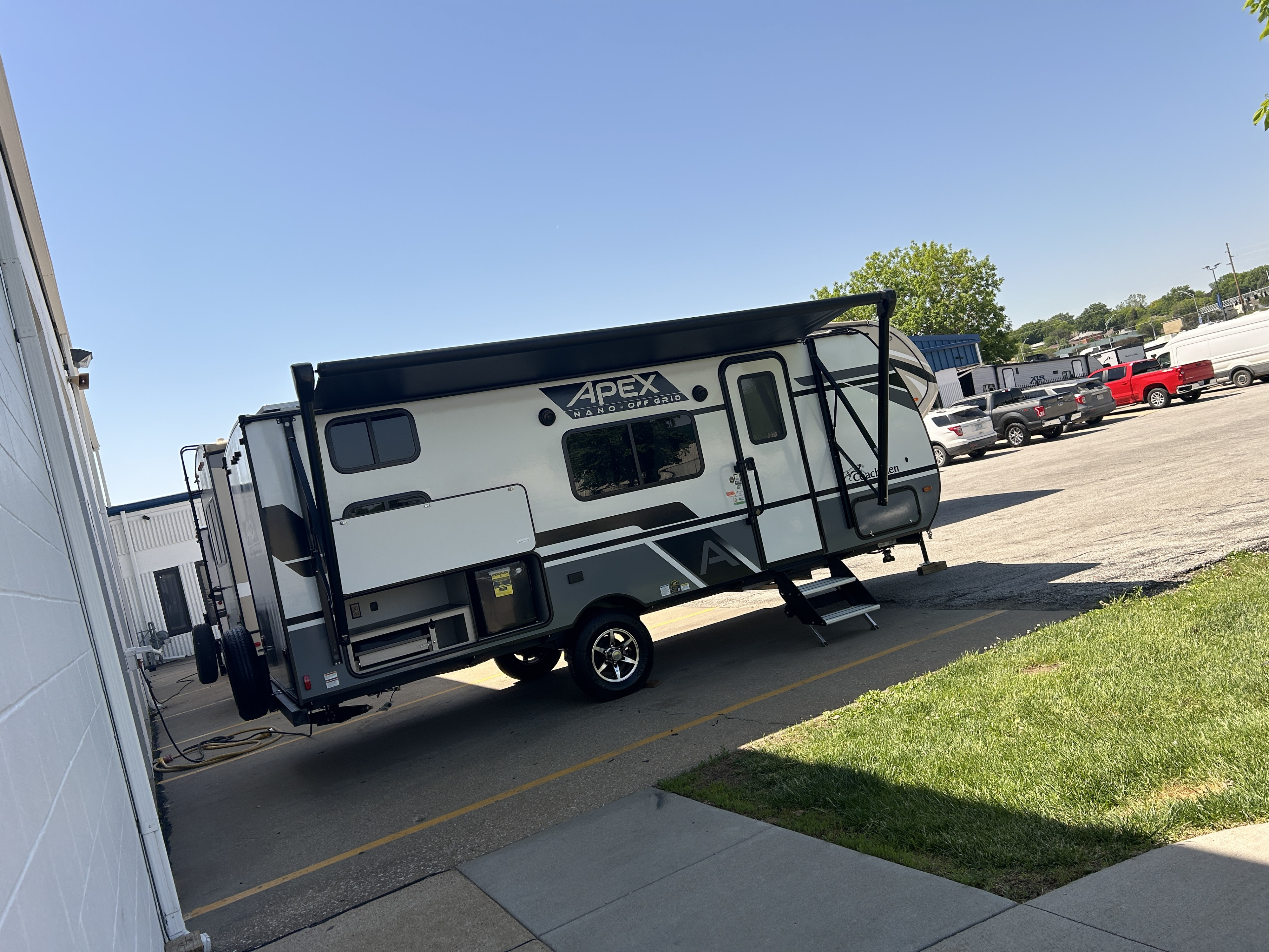 Simple Family Camper! Easy tow, easy setup.