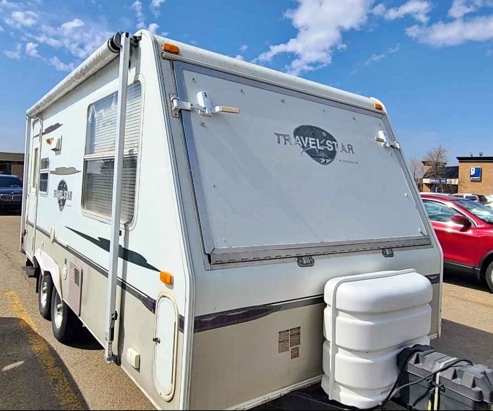 The Ultimate Family Hybrid Lightweight Towing meets Massive Sleeping Space!