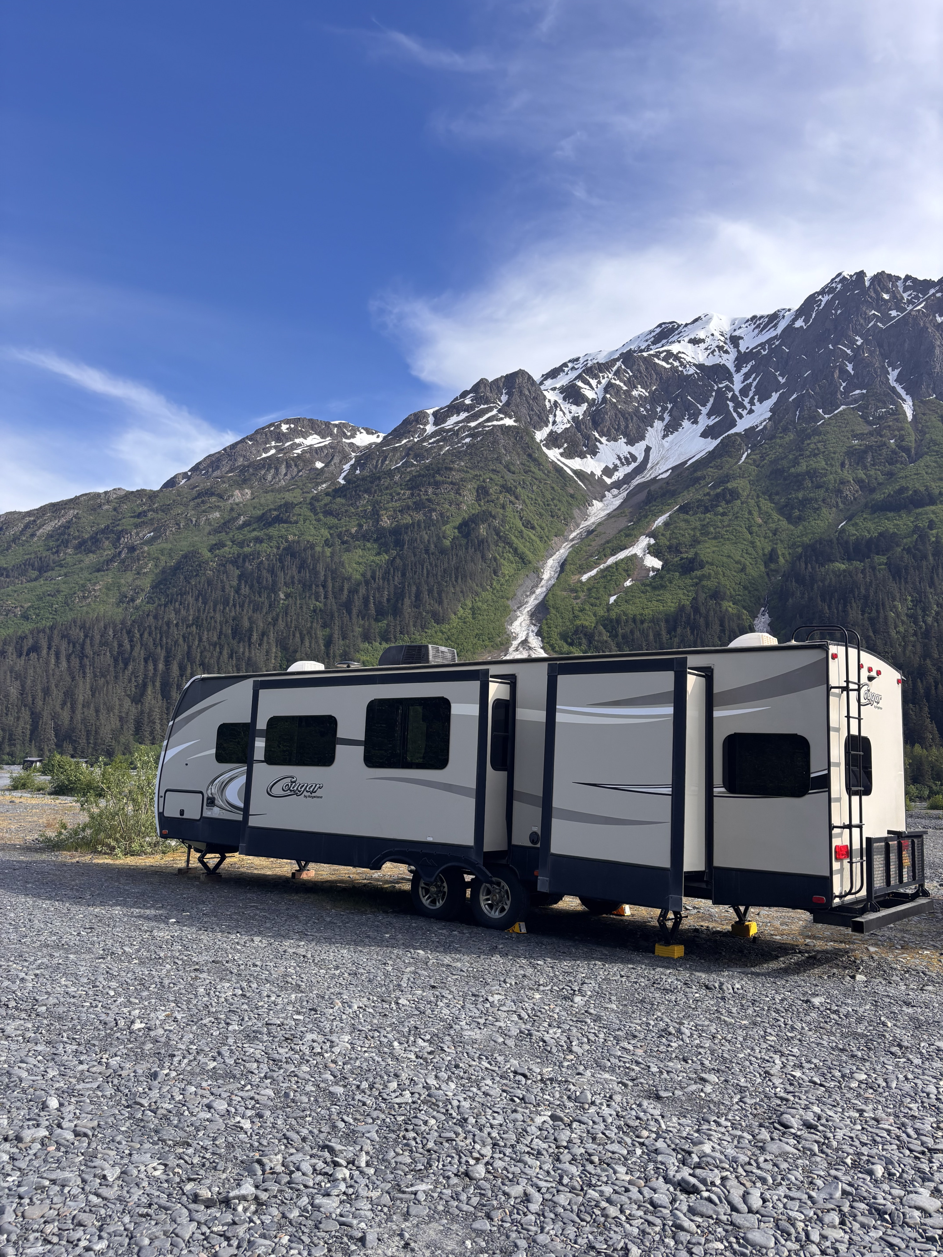 2018 Keystone Bunkhouse (Sleeps the whole family)