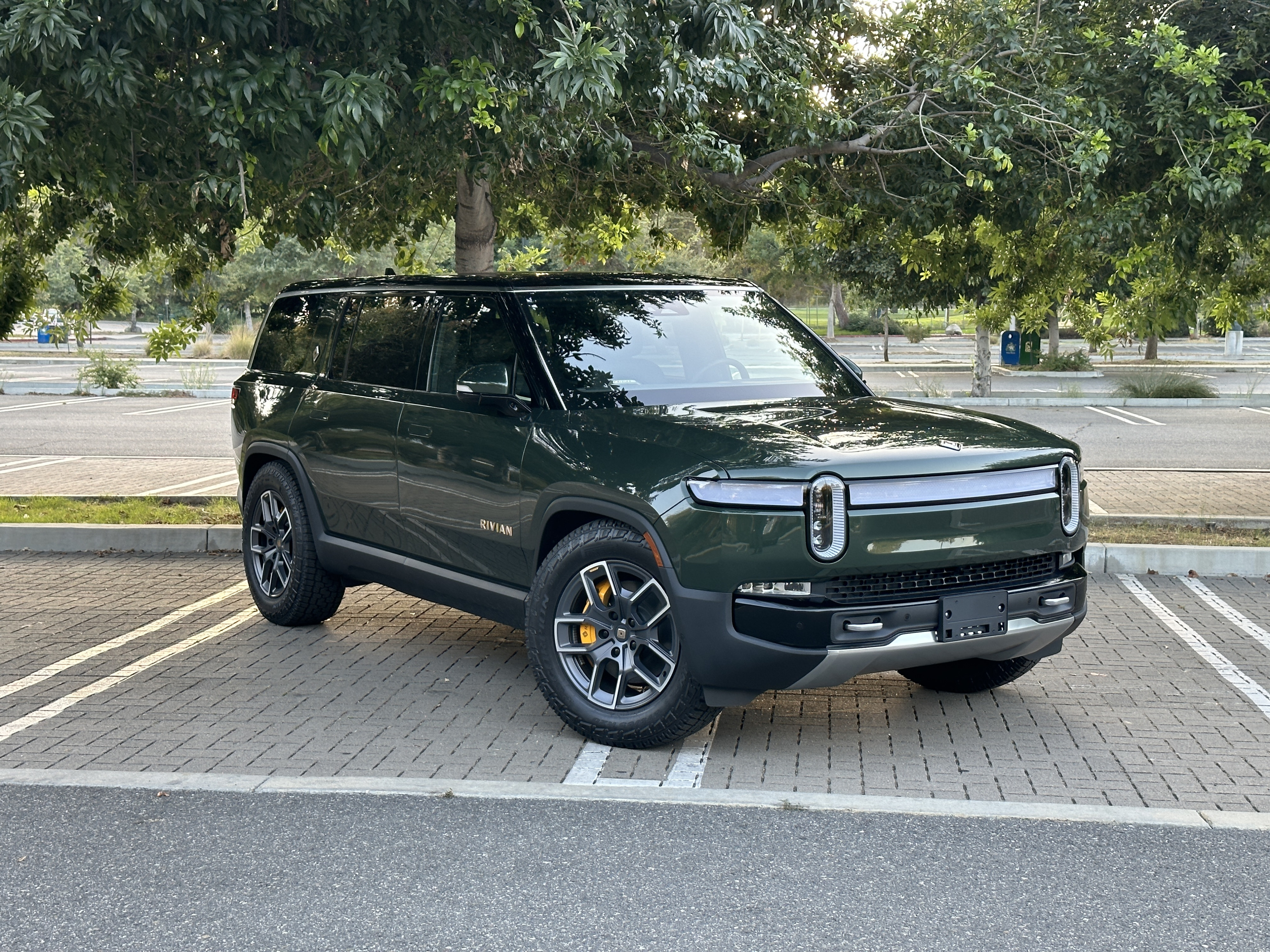 2023 Rivian R1S