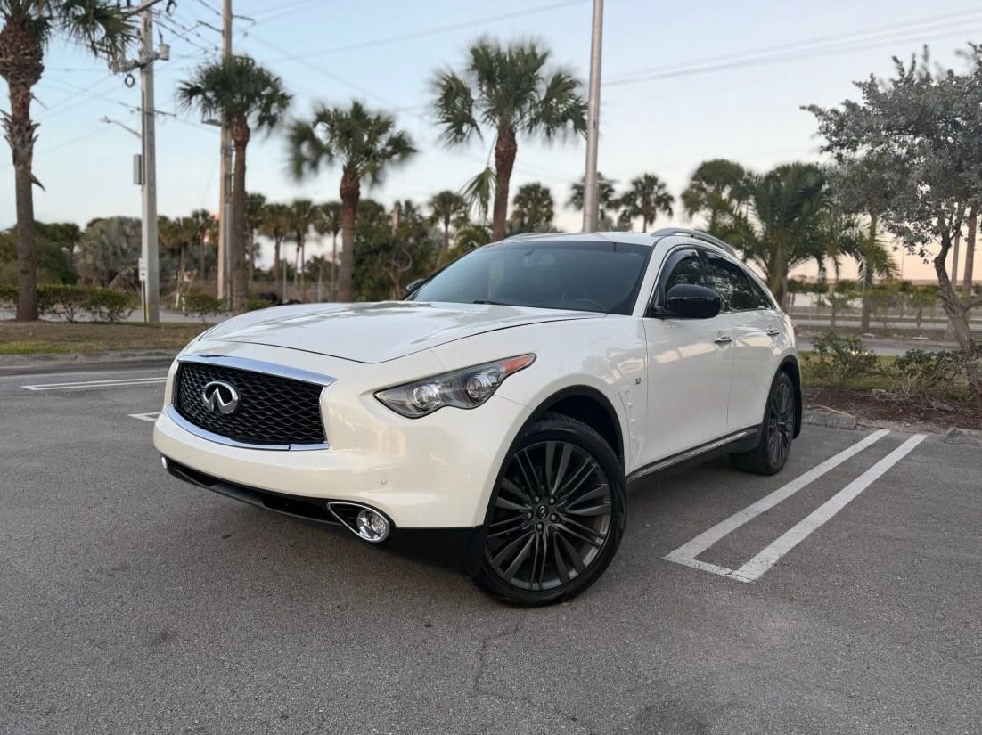 2017 Infiniti QX70