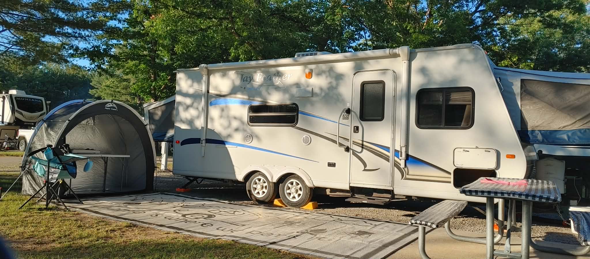 Featherlite Hybrid