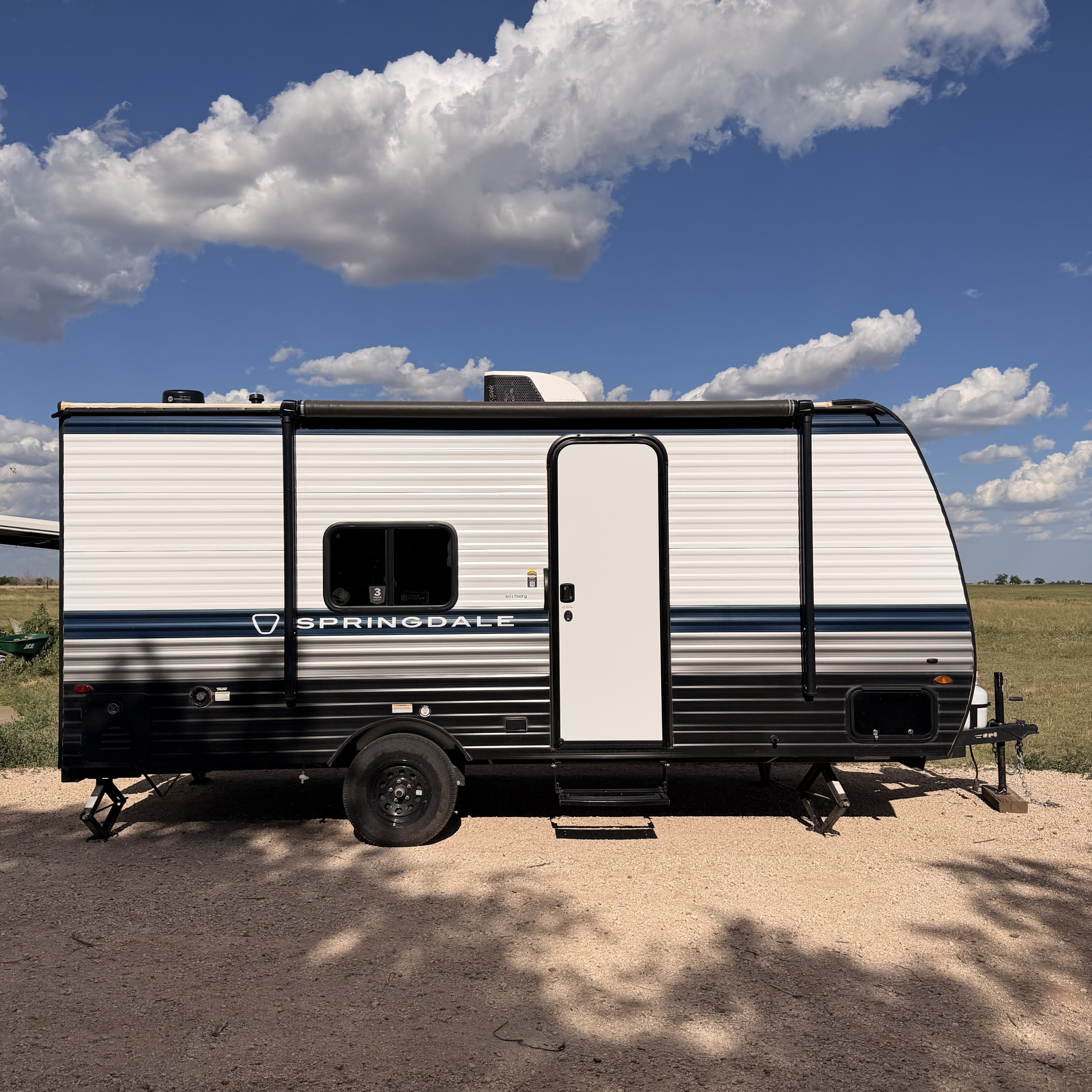 2026 Cozy Couples Retreat – Fully Loaded & Tow-Ready!