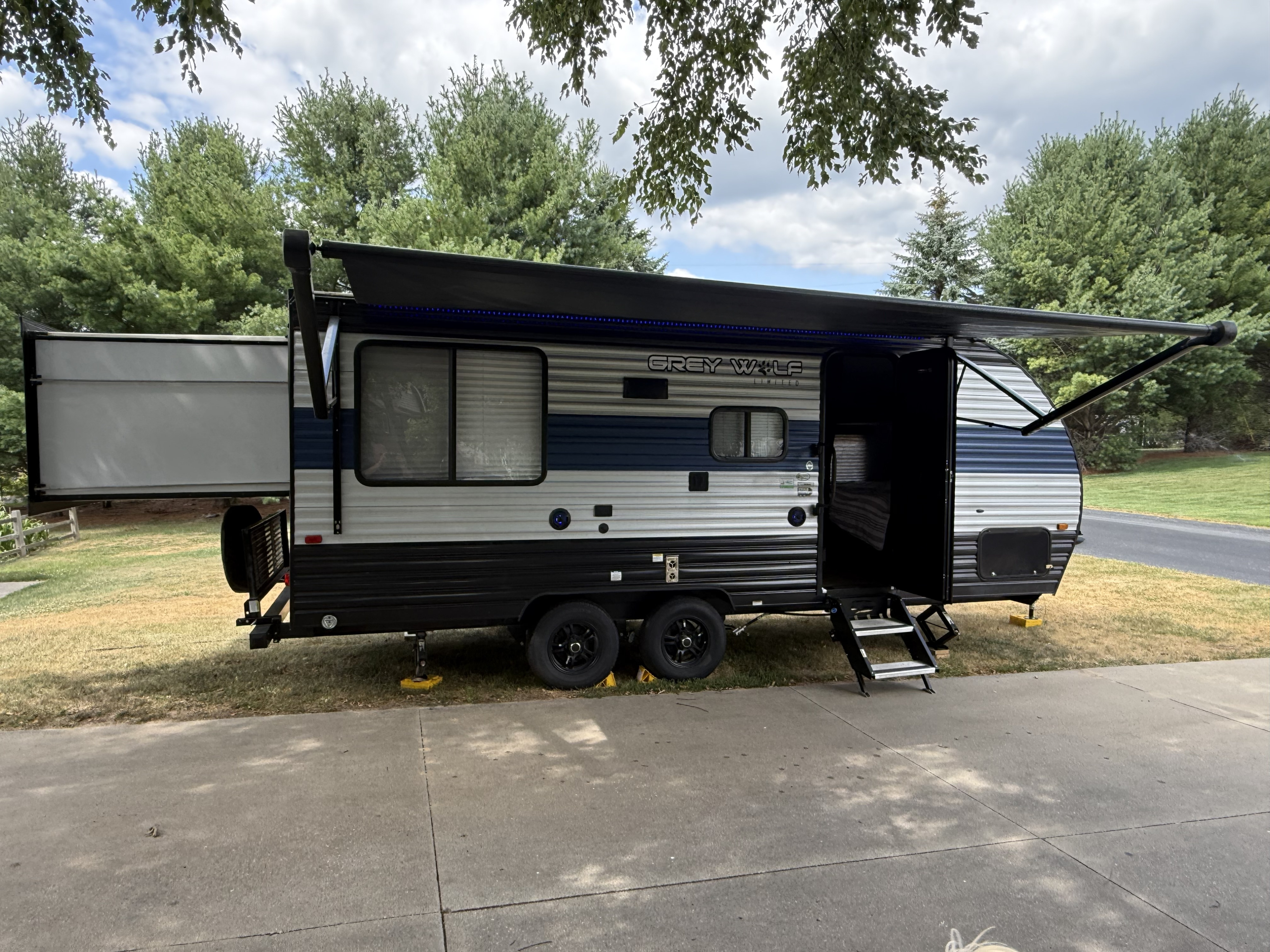 Bear Foot Travel Co