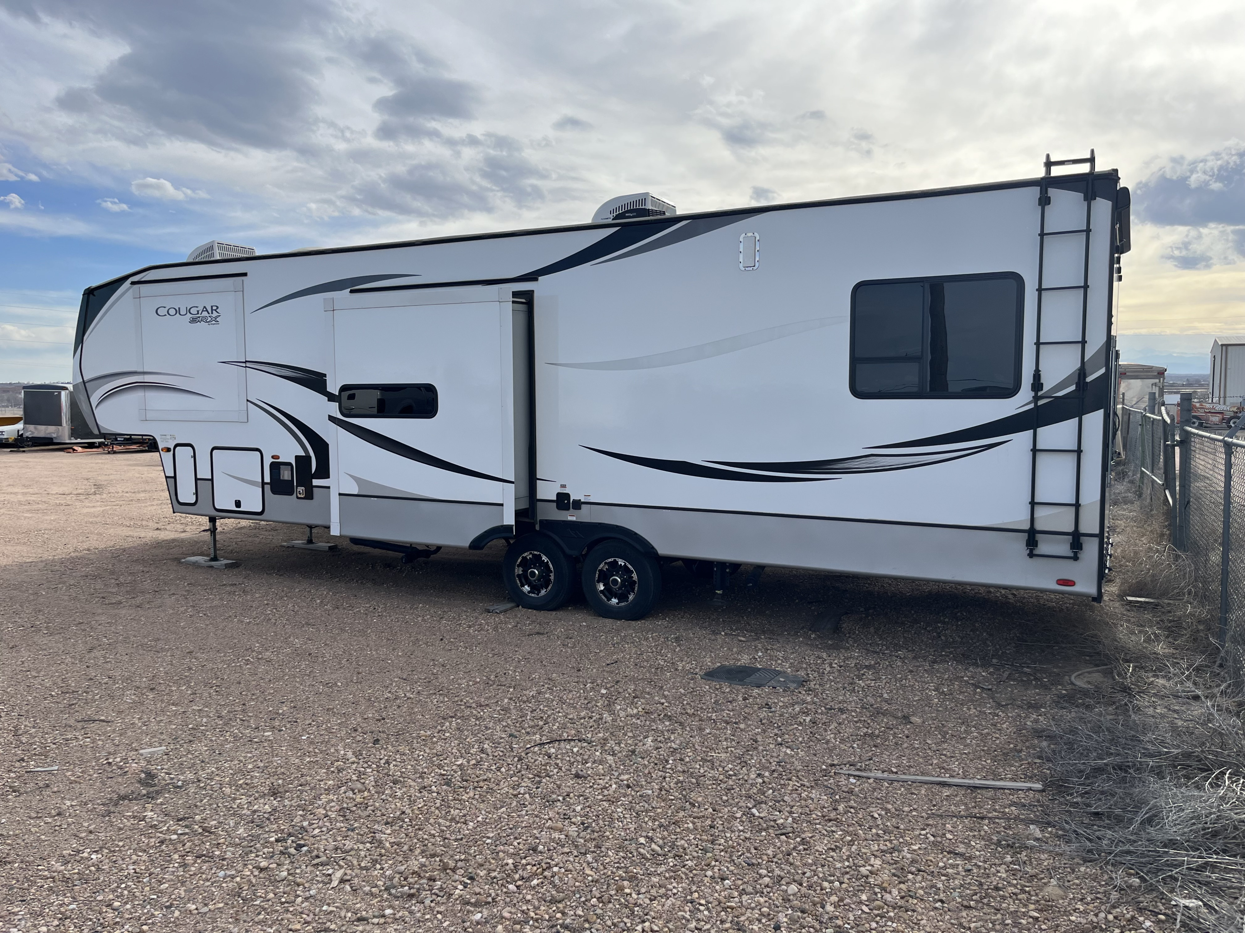 2020 Keyston Cougar 353SRX Toy Hauler