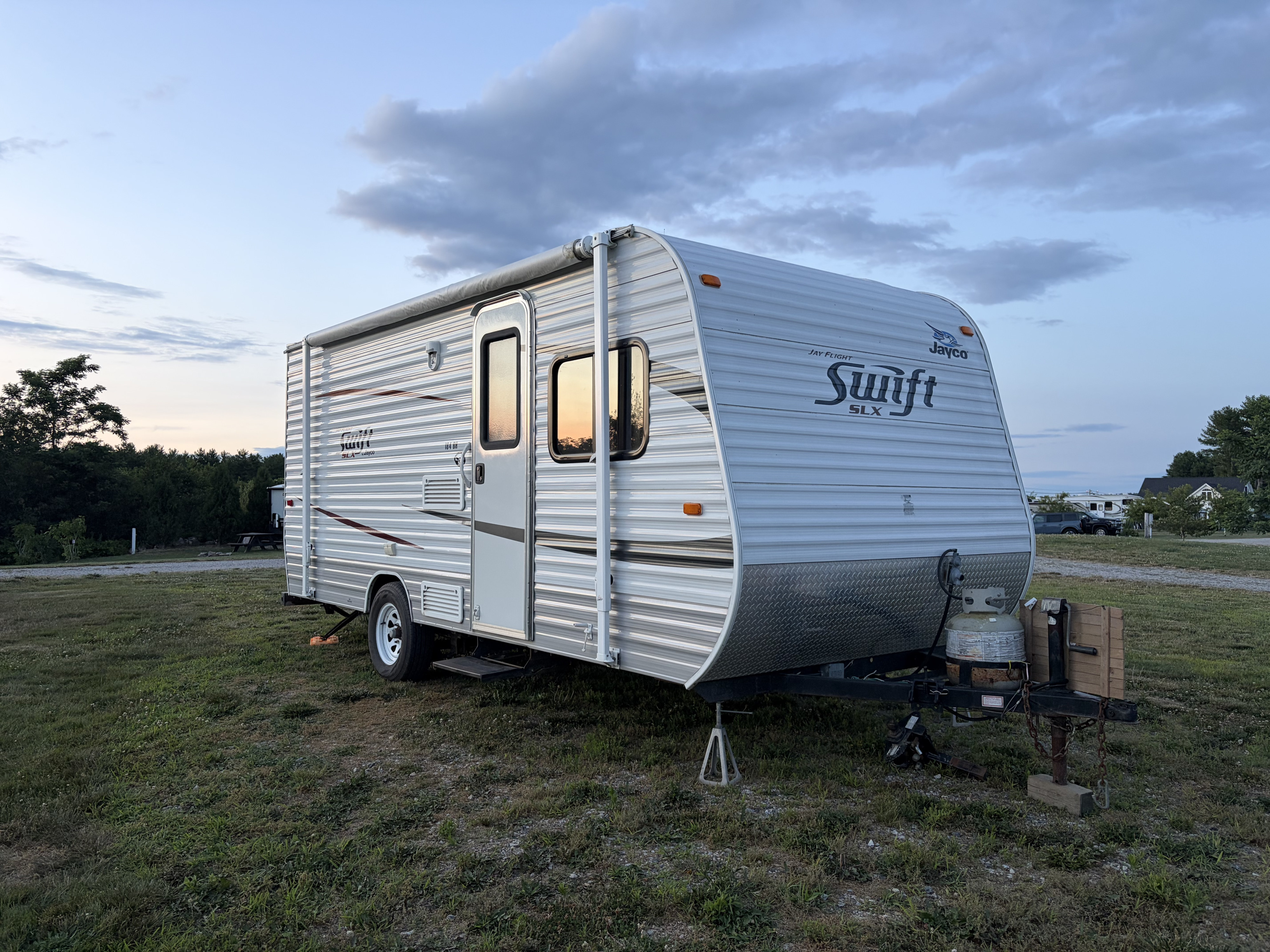 Small Country Camper - Jayco Jay Flight Swift 18ft