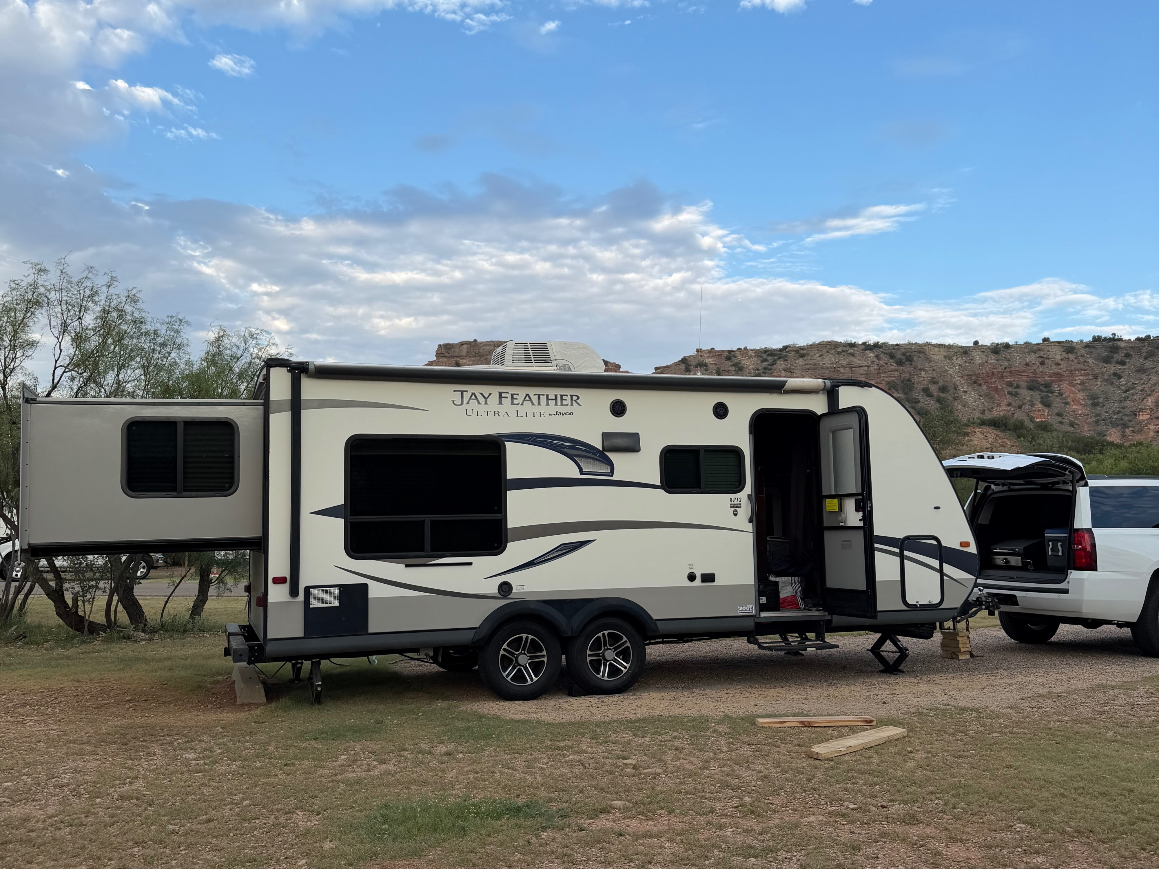 Jayco Travel Trailer Bunks & King Bed!!