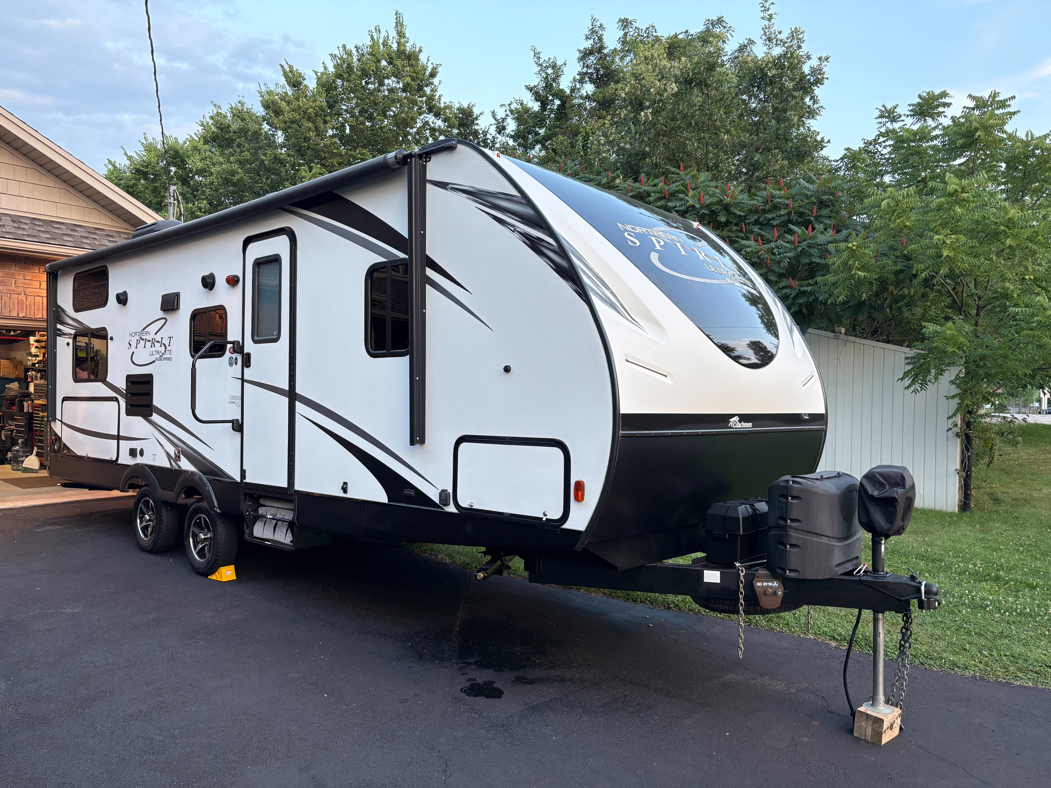 Northern Spirit 24' Family Bunkhouse