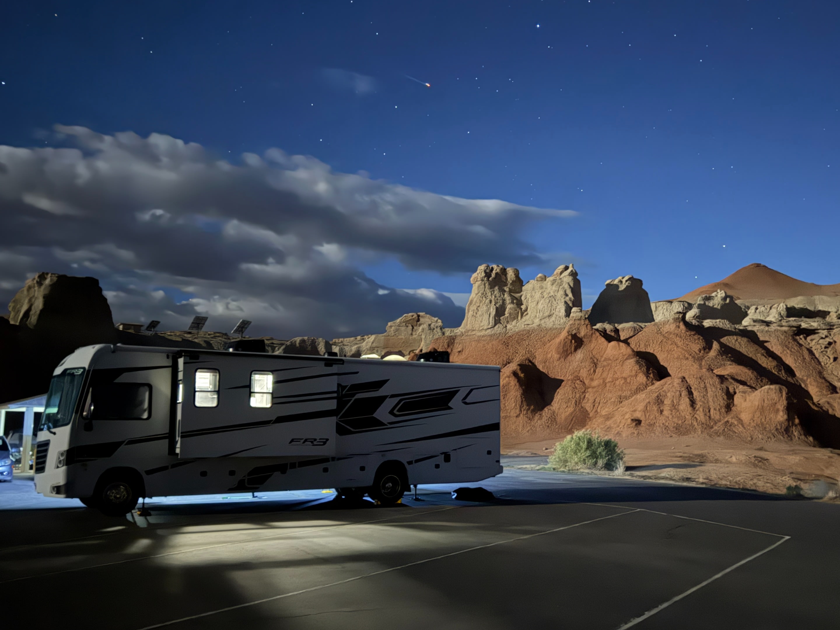 Like-new Luxury Class A Motorhome