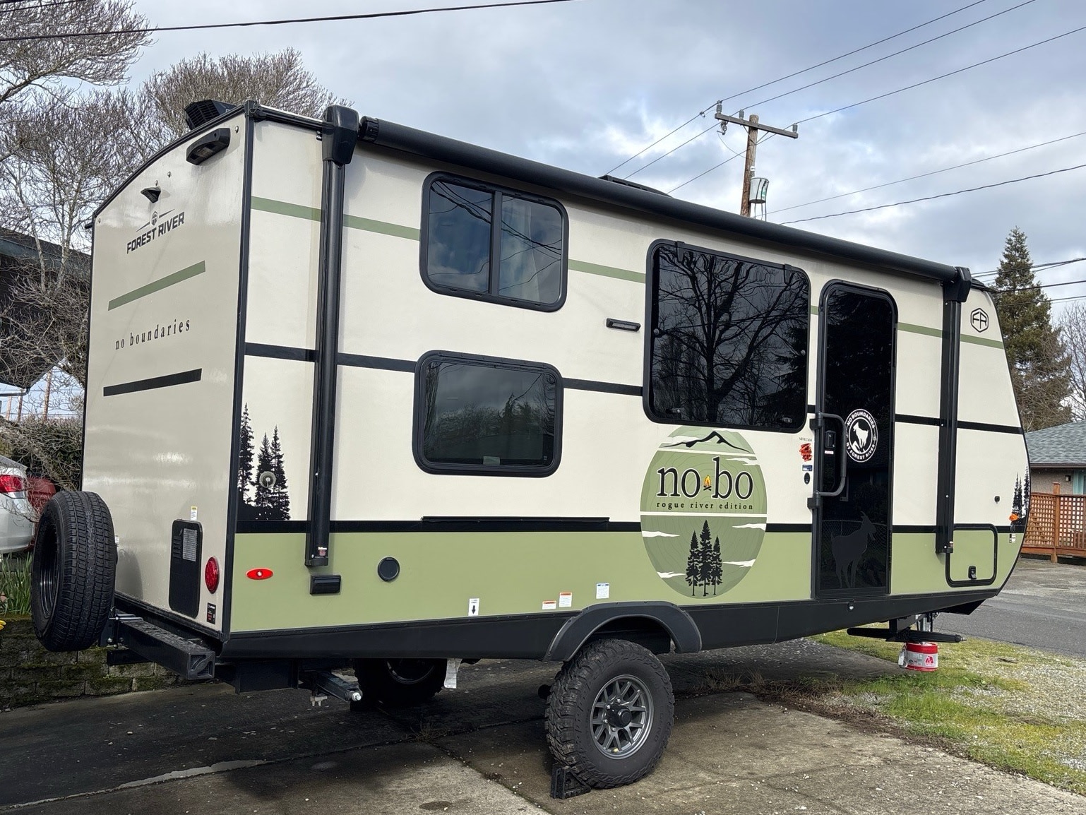 2025 Forest River - Queen & Bunkbed - Toilet & Shower -  BEAST mode package