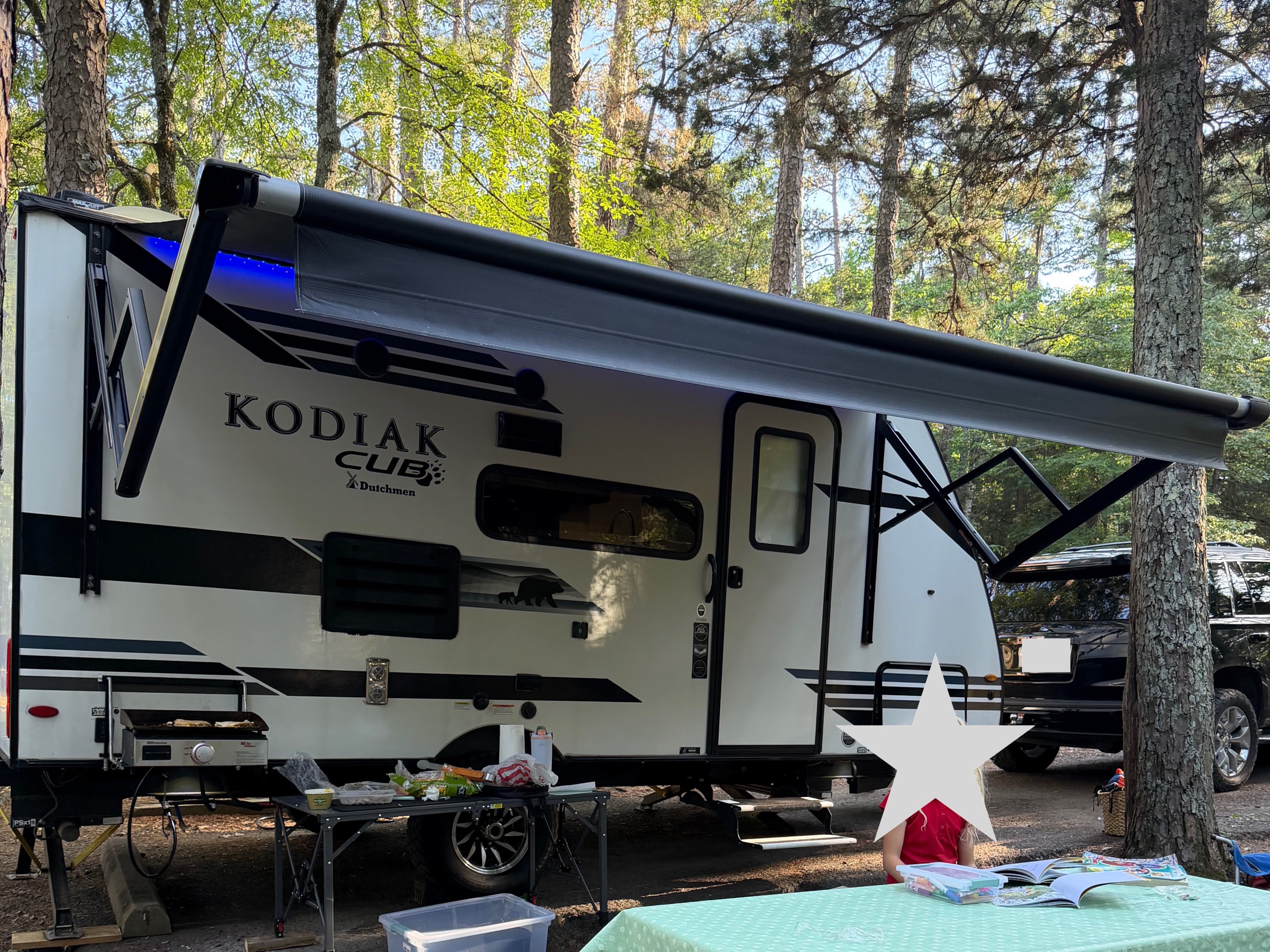 Get ready for adventure! Cute, easy to tow bunk trailer that sleeps 5!