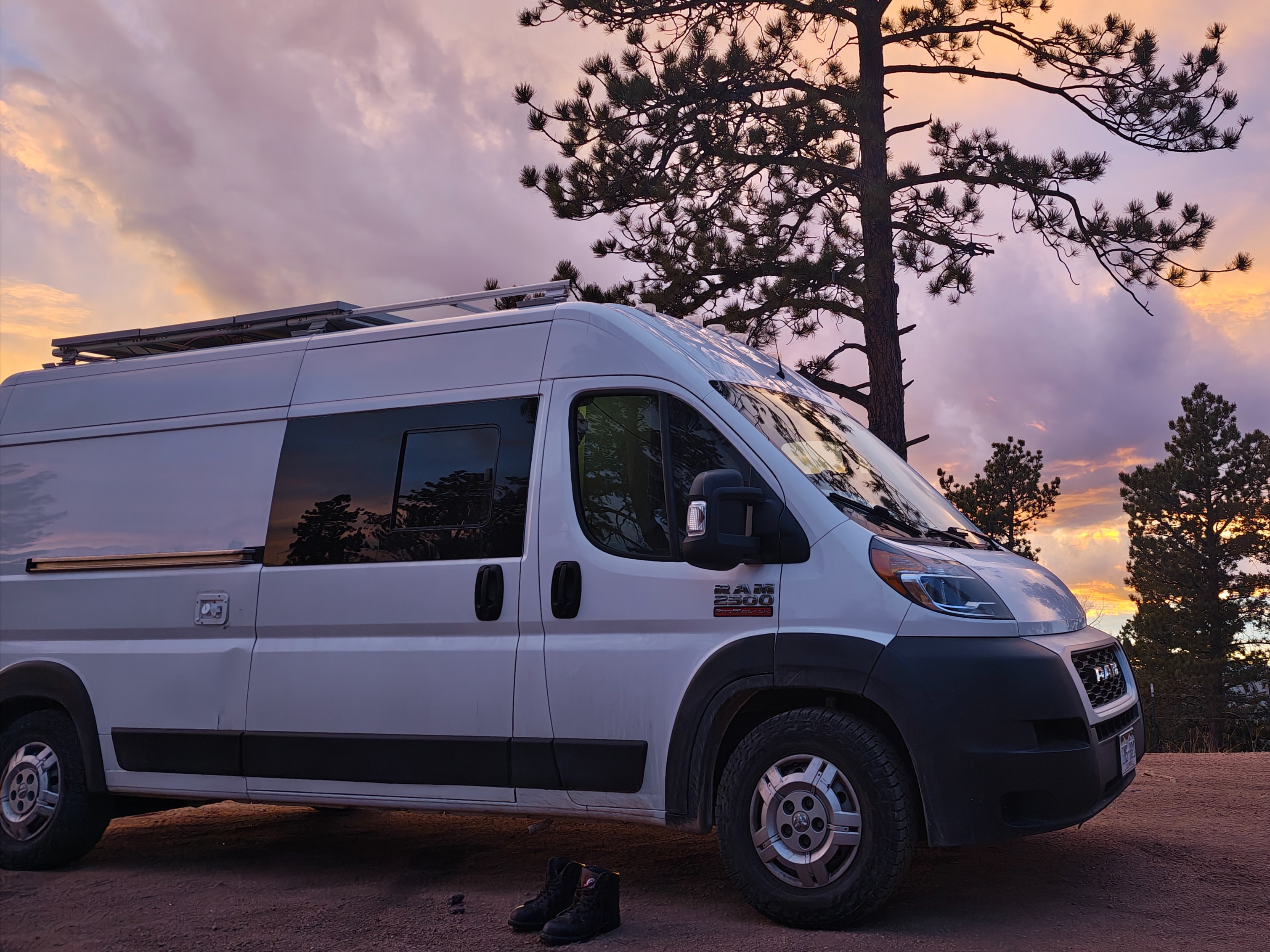 Sunni the Van - shower | spacious