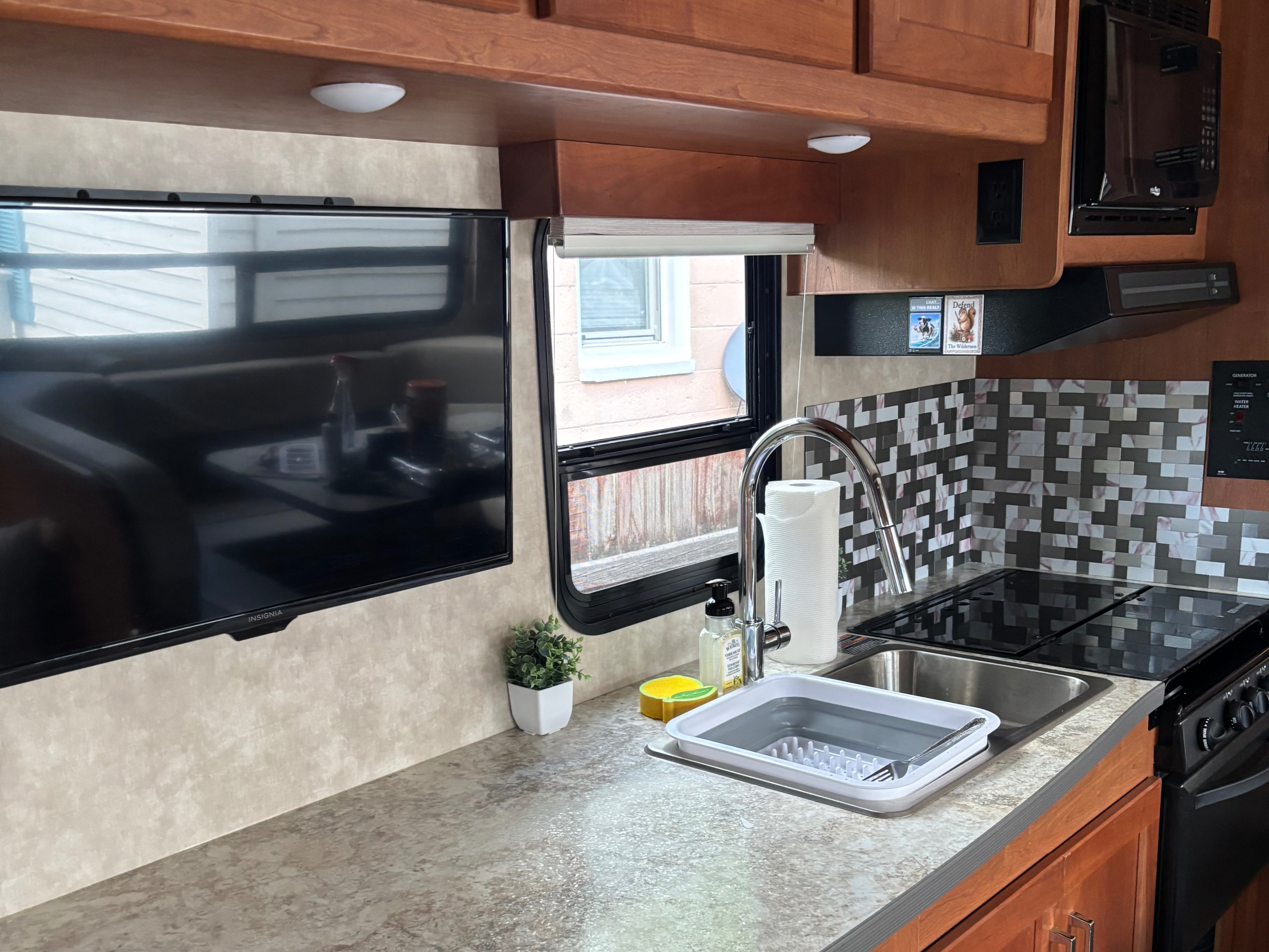 The Adventure Winnie | Solar-Powered • Sleeps 8 • Pet Friendly