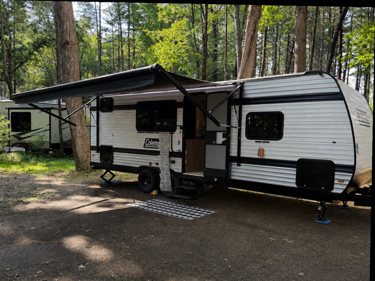 Cozy Coleman 23B Camper | Sleeps 6-8 | Family Friendly