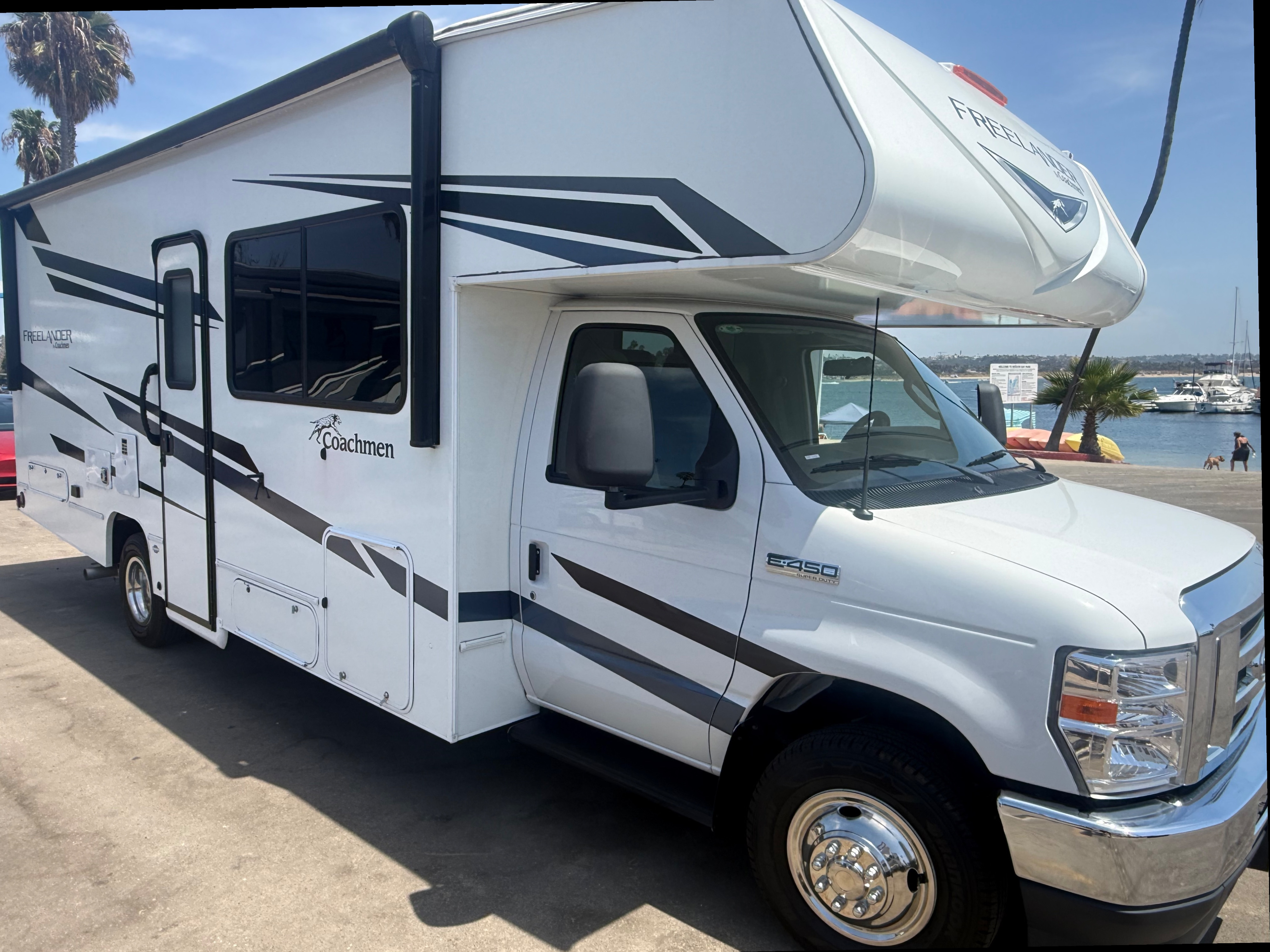 Vacation Awaits in this 2023 Coachman Freelander