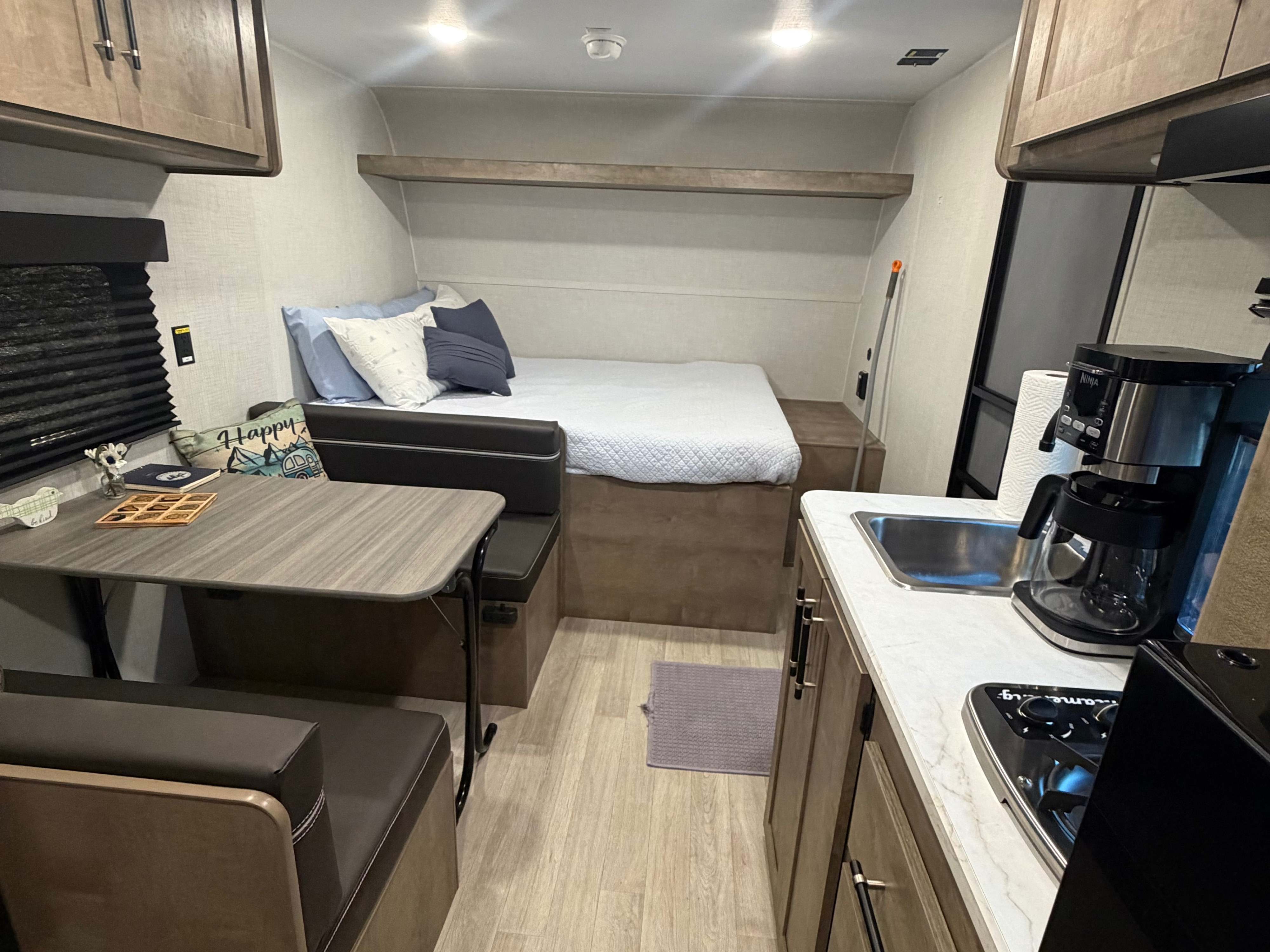 Nomadic Nature Rentals w Luxury Amenities (Mini)