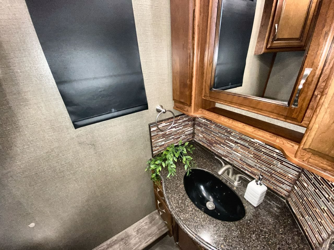 Bathroom vanity