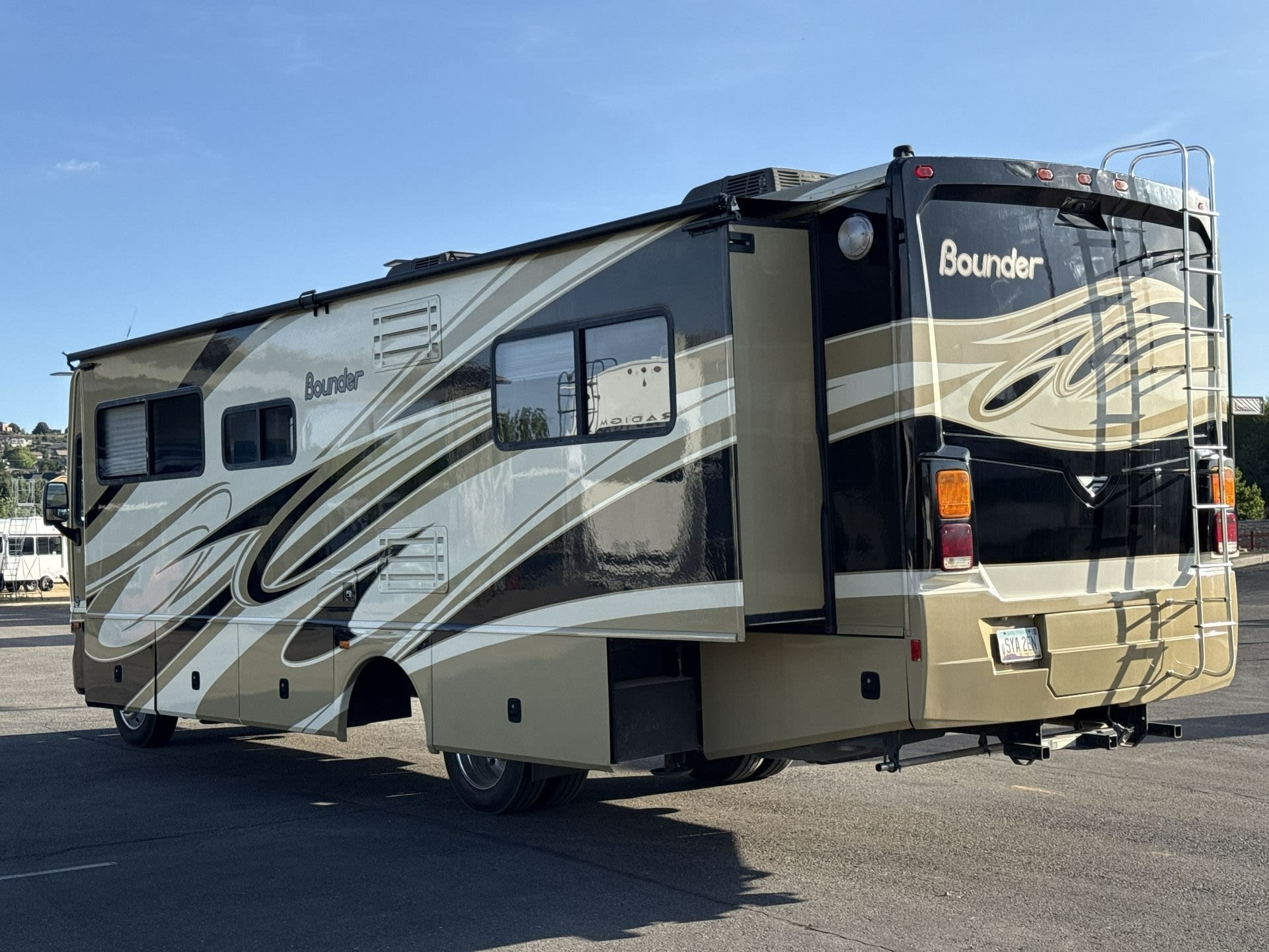 Fleetwood Bounder exterior