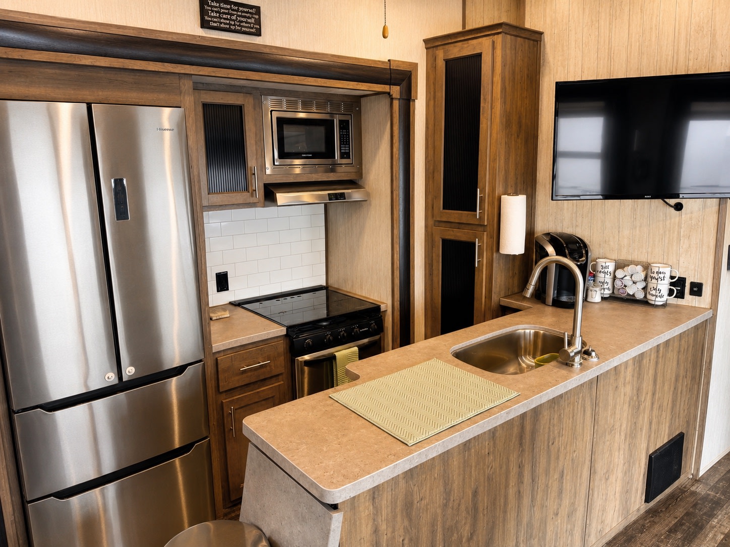 Fifth-wheel RV Rental 