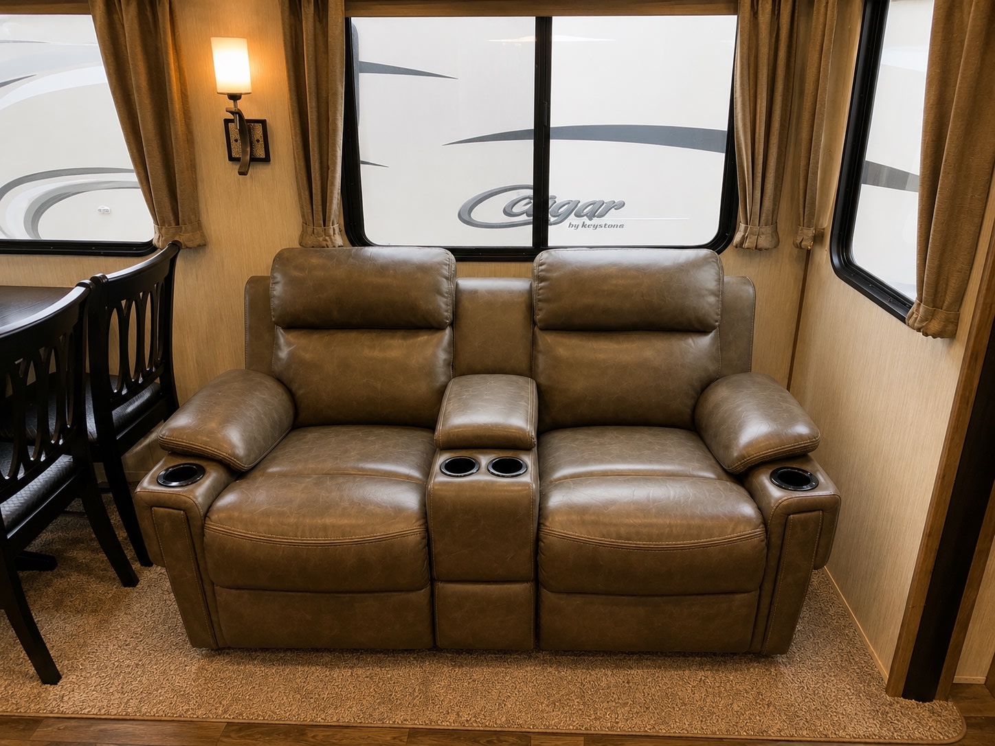 Fifth-wheel RV Rental 
