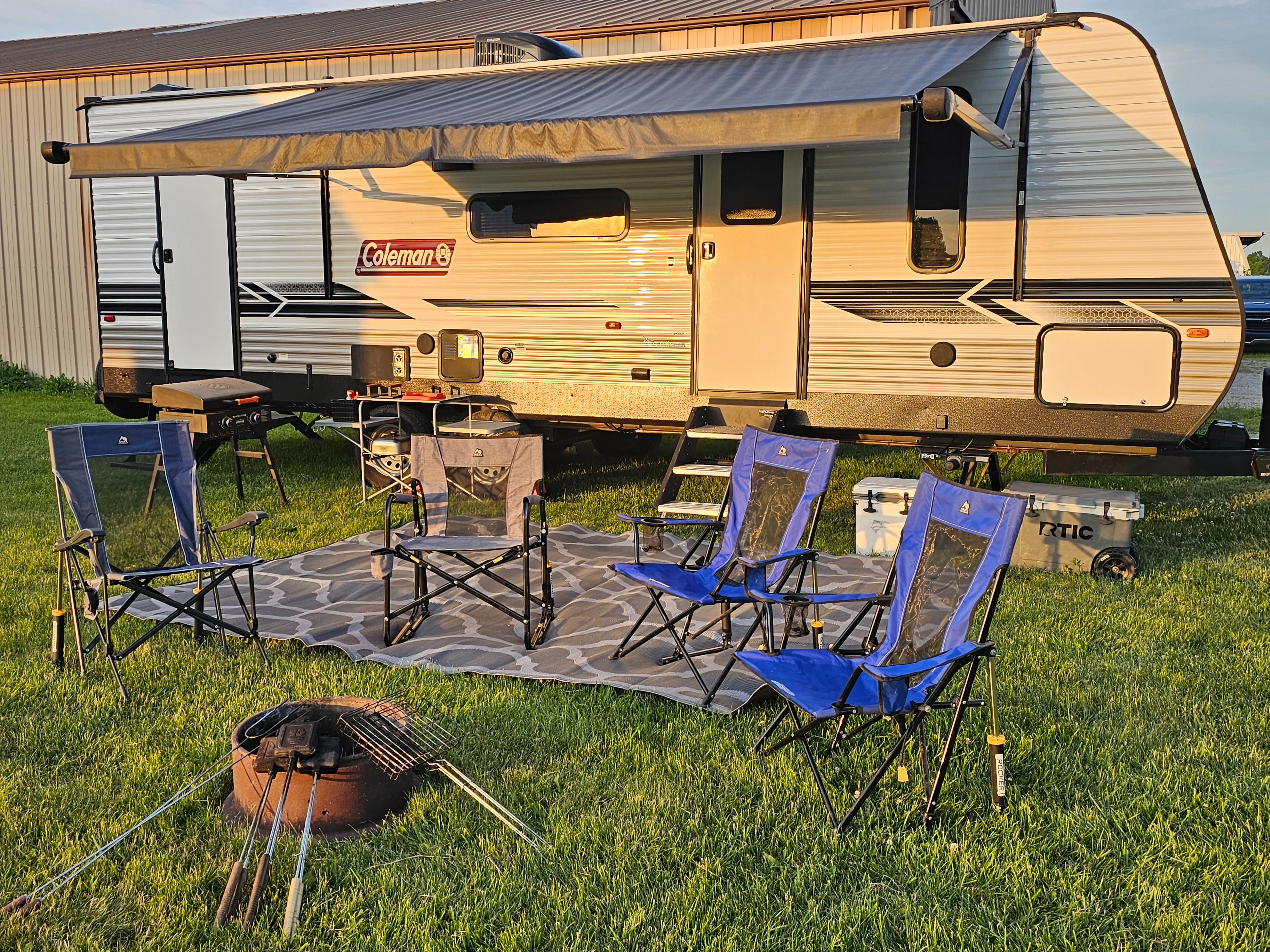 Family Bunkhouse 2022 Coleman 263BH