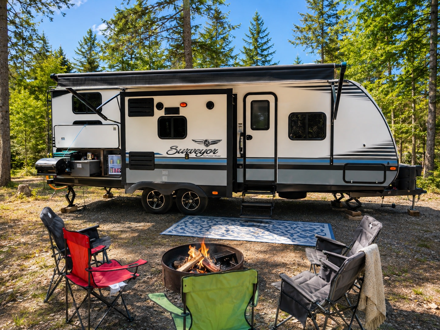 Surveyor 247BH Dog Friendly + Bunkhouse + Island