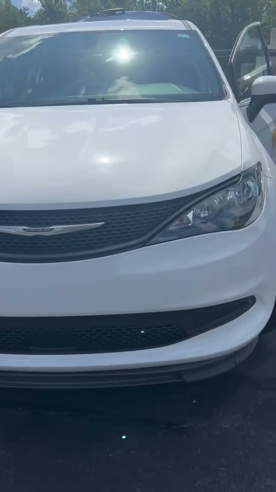 2022 Chrysler Voyager