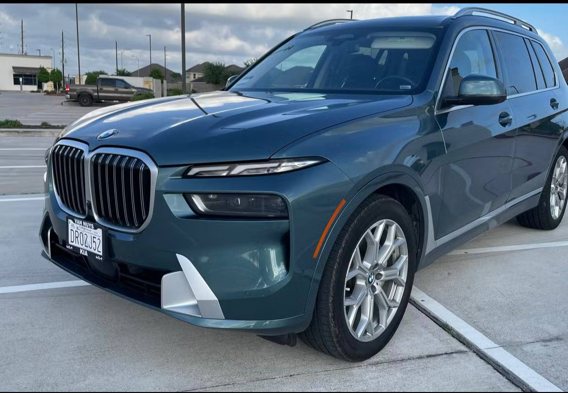 2023 BMW X7