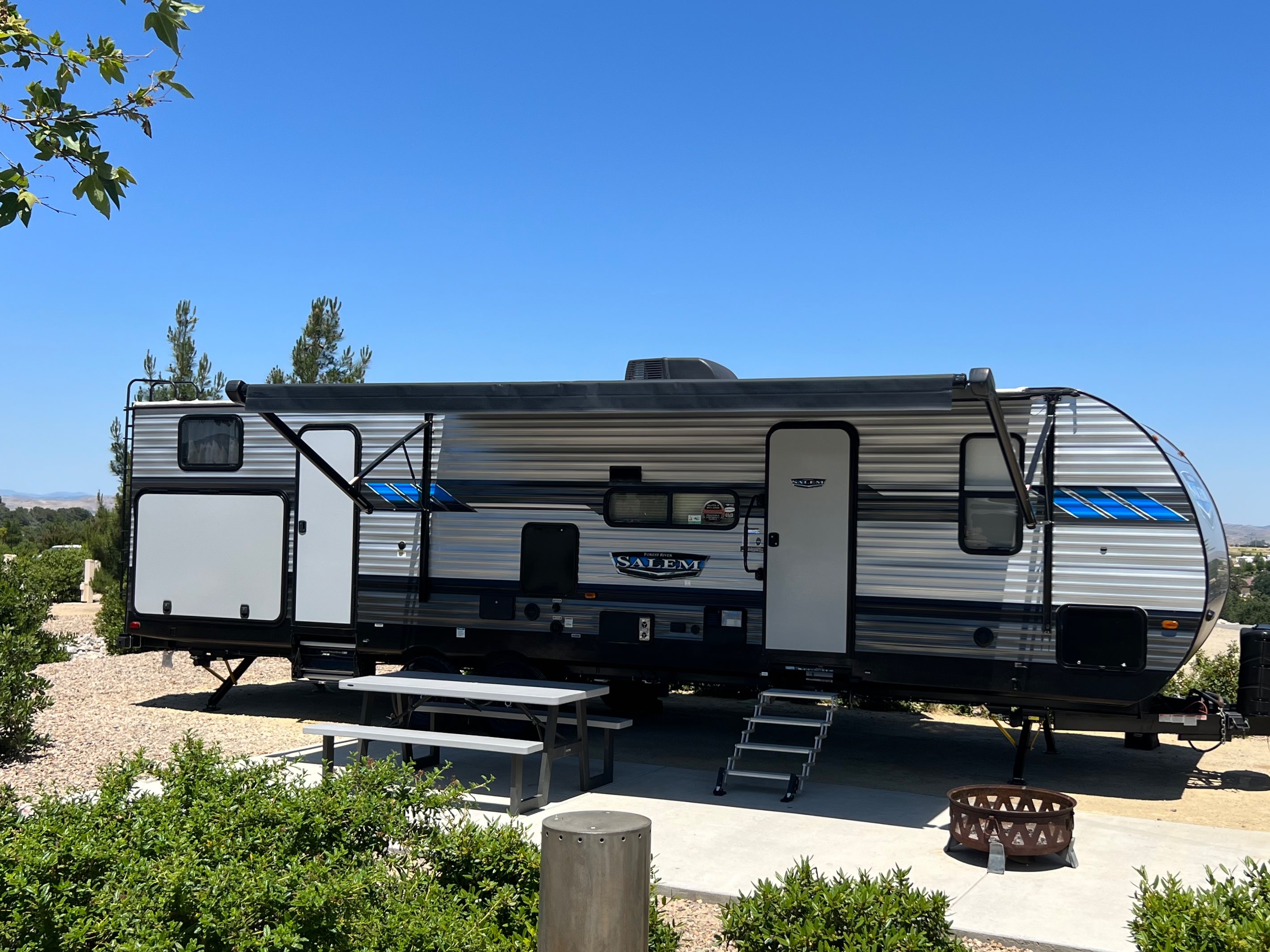 Salem Bunkhouse Model (Sleeps 8, Family‑Friendly)