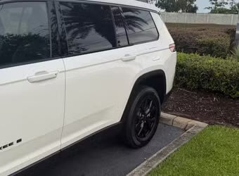 2026 Jeep Grand Cherokee L Laredo Altitude