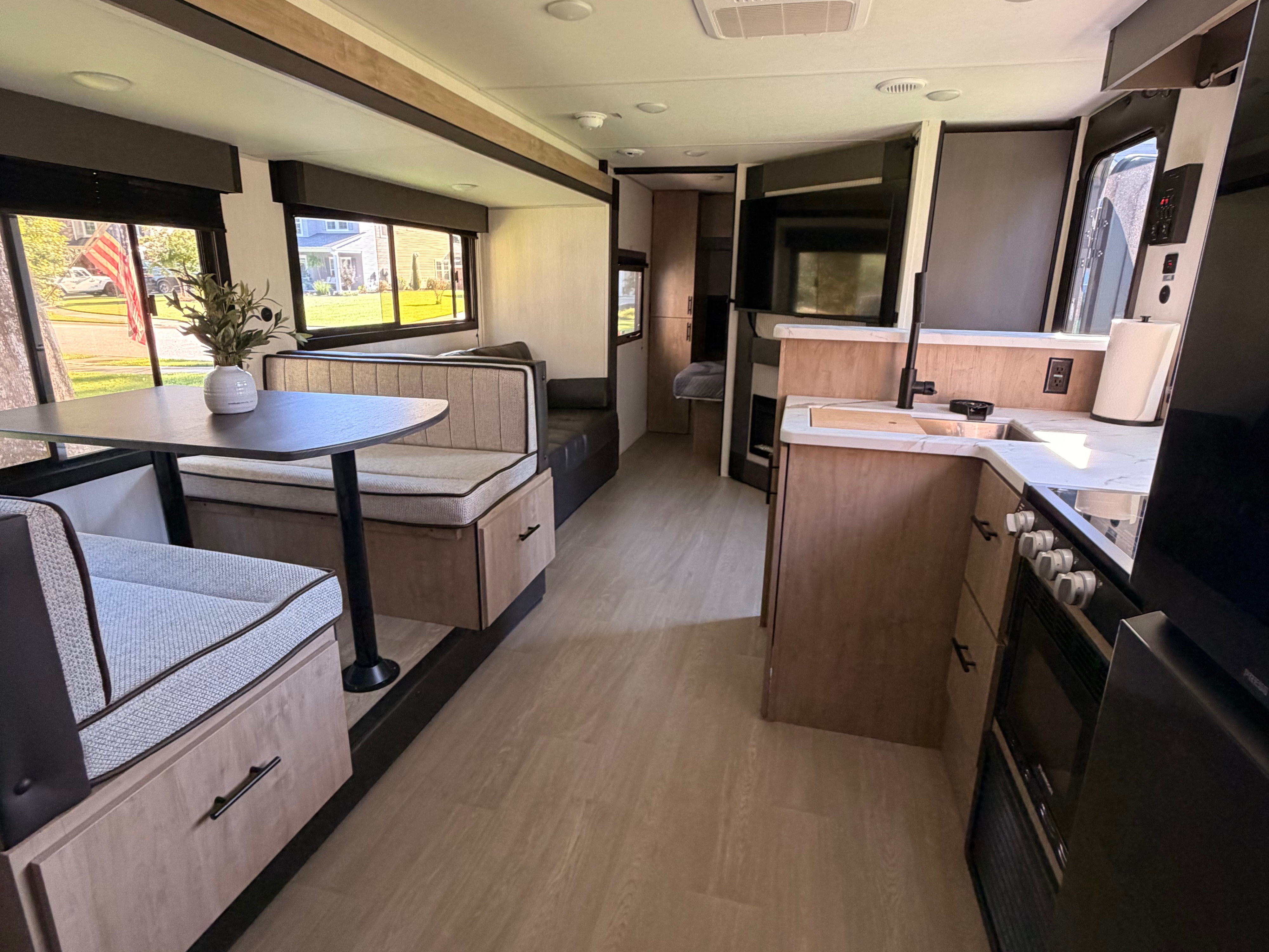 2026 Campsite Reserve 26CJ | Sleeps 8 | Bunkhouse Family Camper