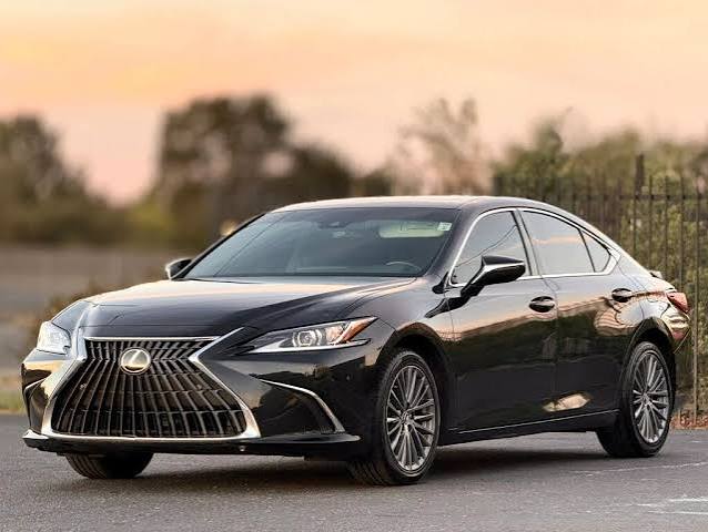 2025 Lexus ES