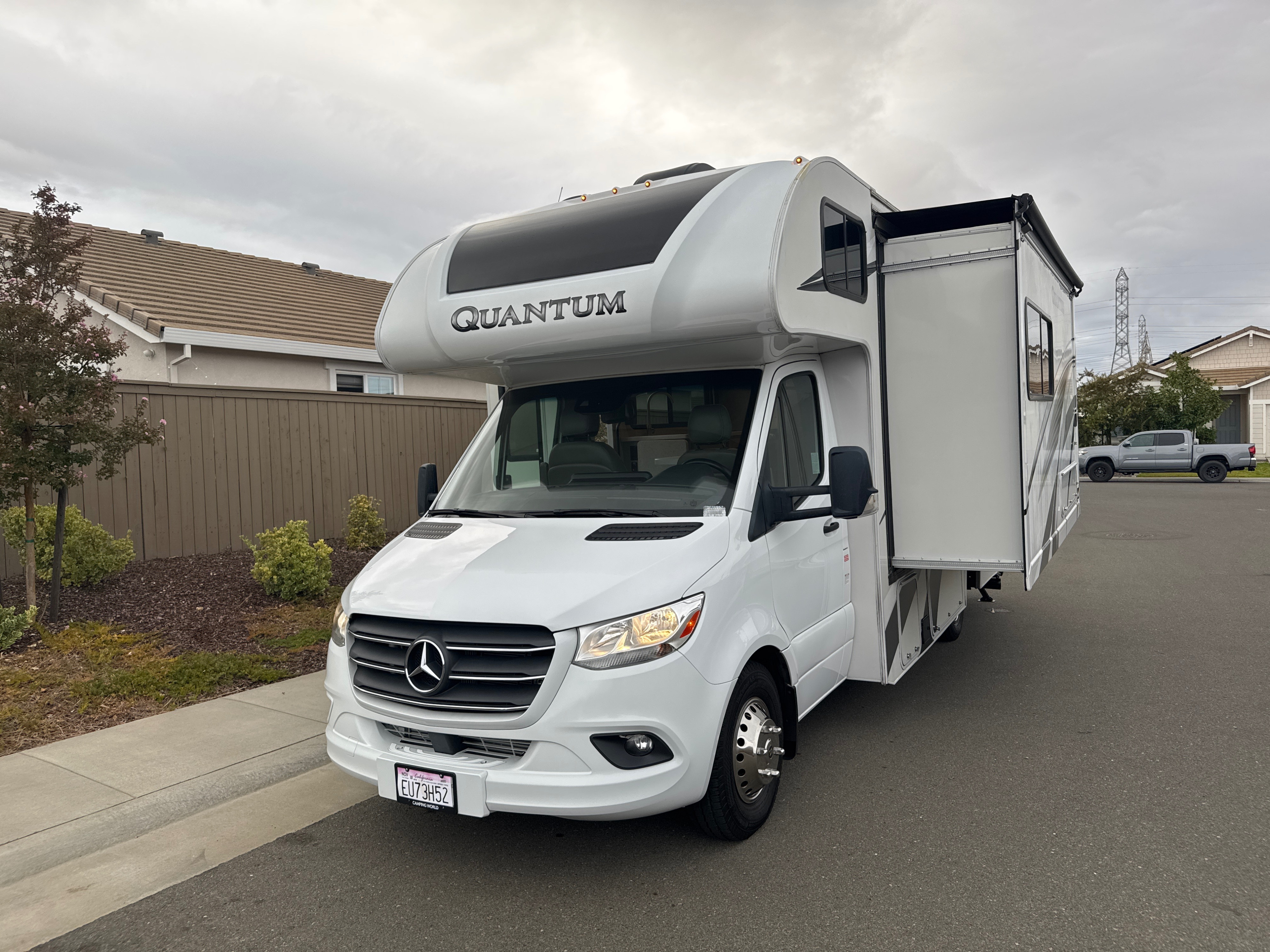 Luxury 2023 Mercedes Sprinter • Thor Quantum (Slideout + Solar)