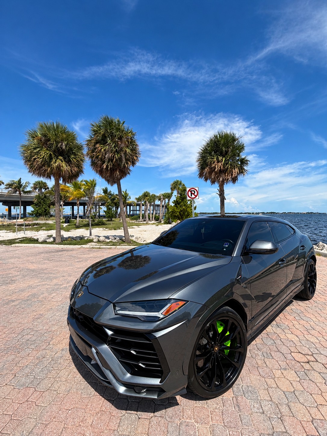 2023 lamborghini urus