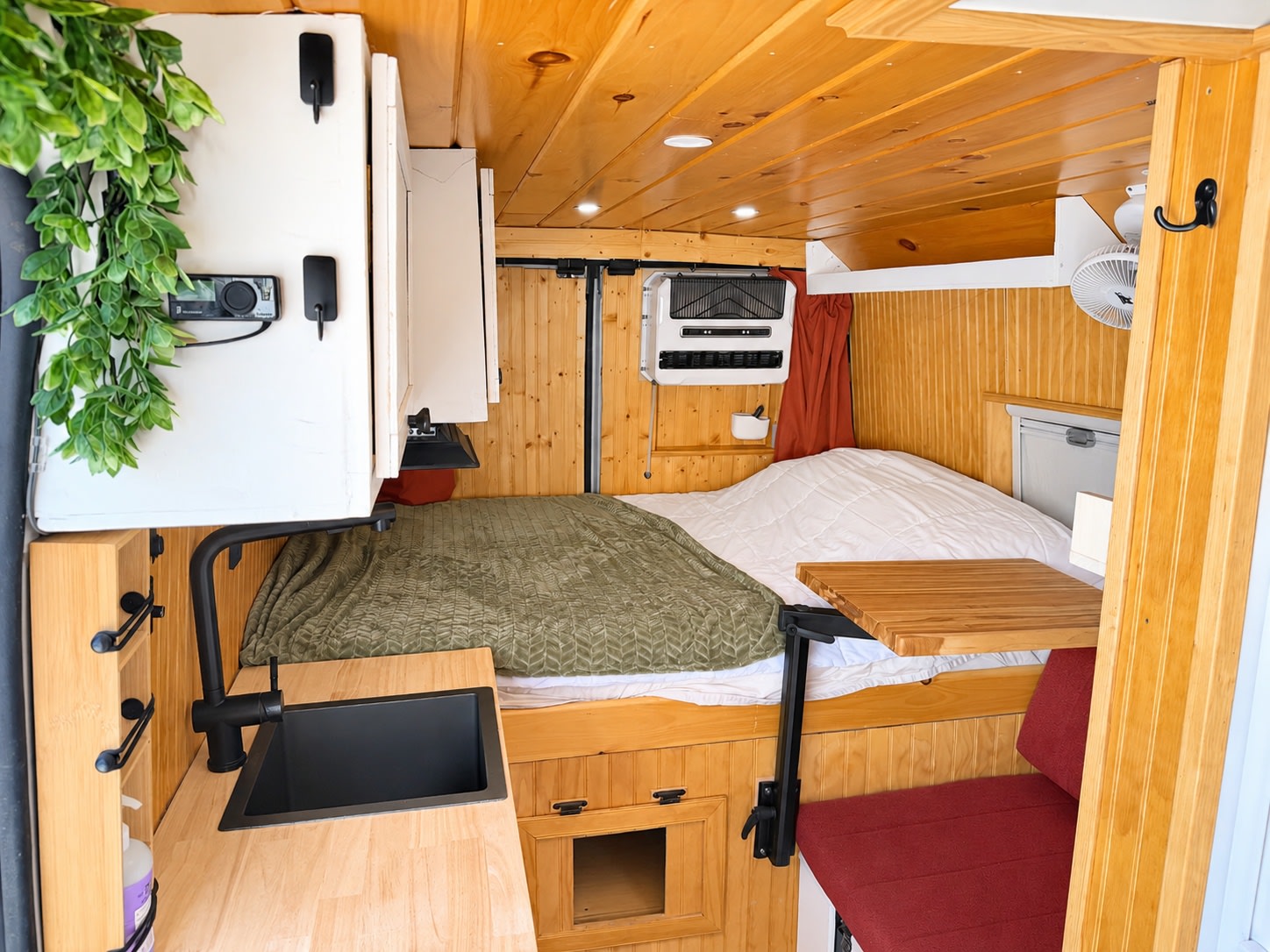 Off-Grid Campervan w/ Starlink, A/C + Shower