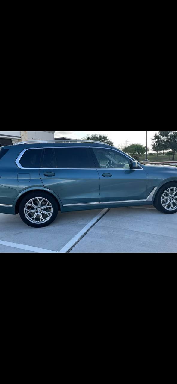 2023 BMW X7