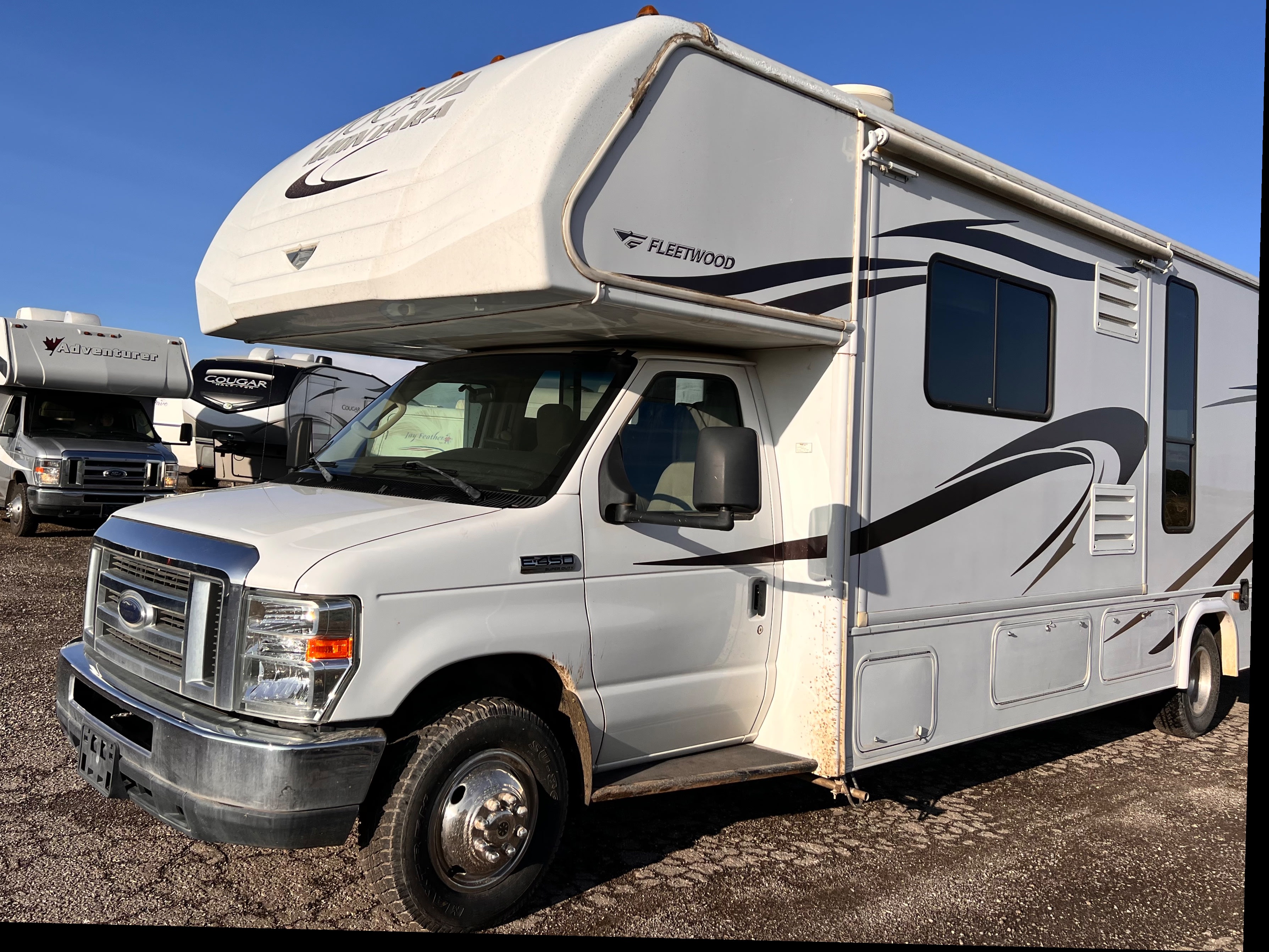Fleet #C11 Slideouts Class C – 4 adults + 3 kids